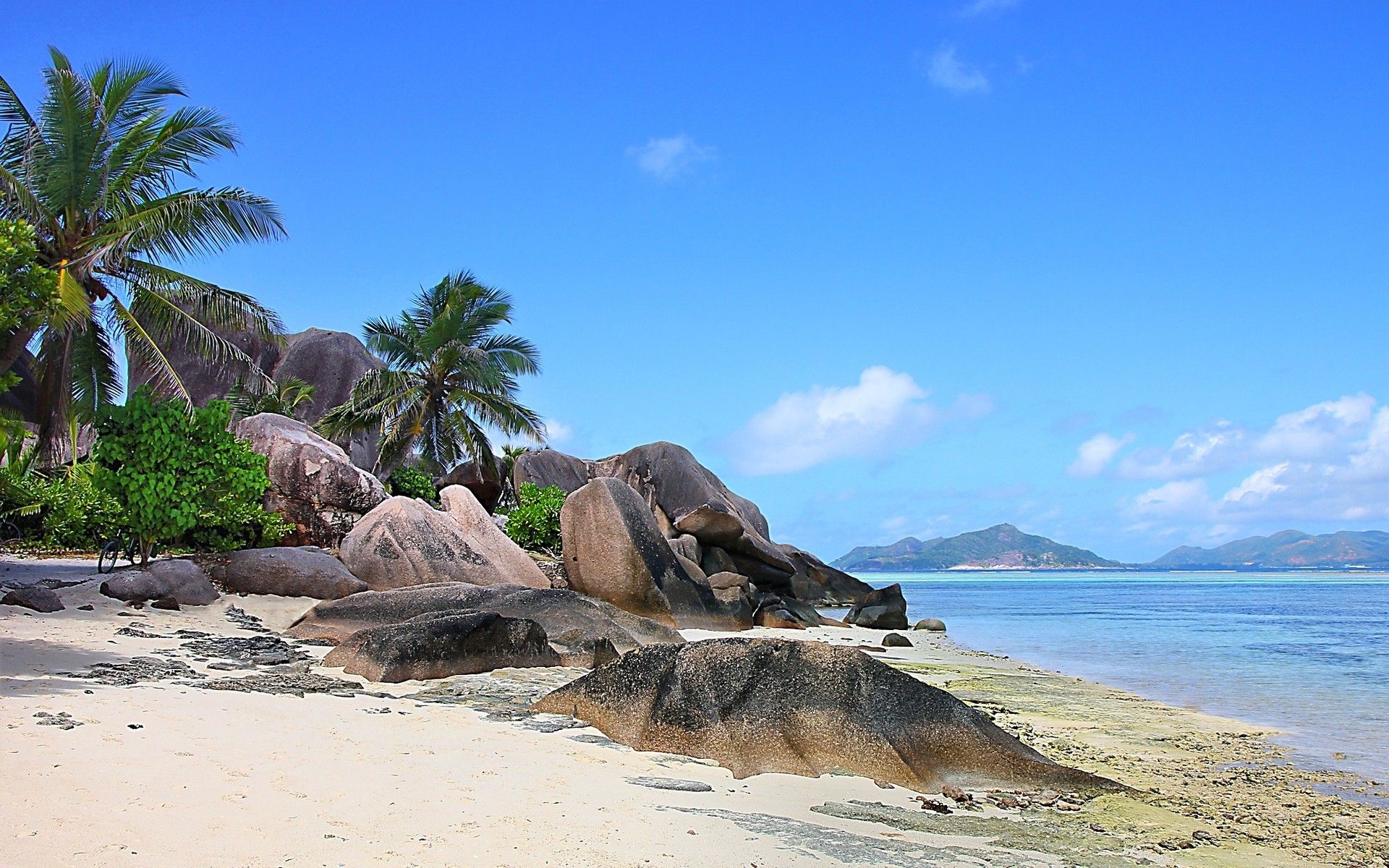 nature, Landscape, Seychelles, Island, Beach, Rock, Palm Trees, Sea, Sand, Mountain, Tropical, Summer, Clouds Wallpaper HD / Desktop and Mobile Background