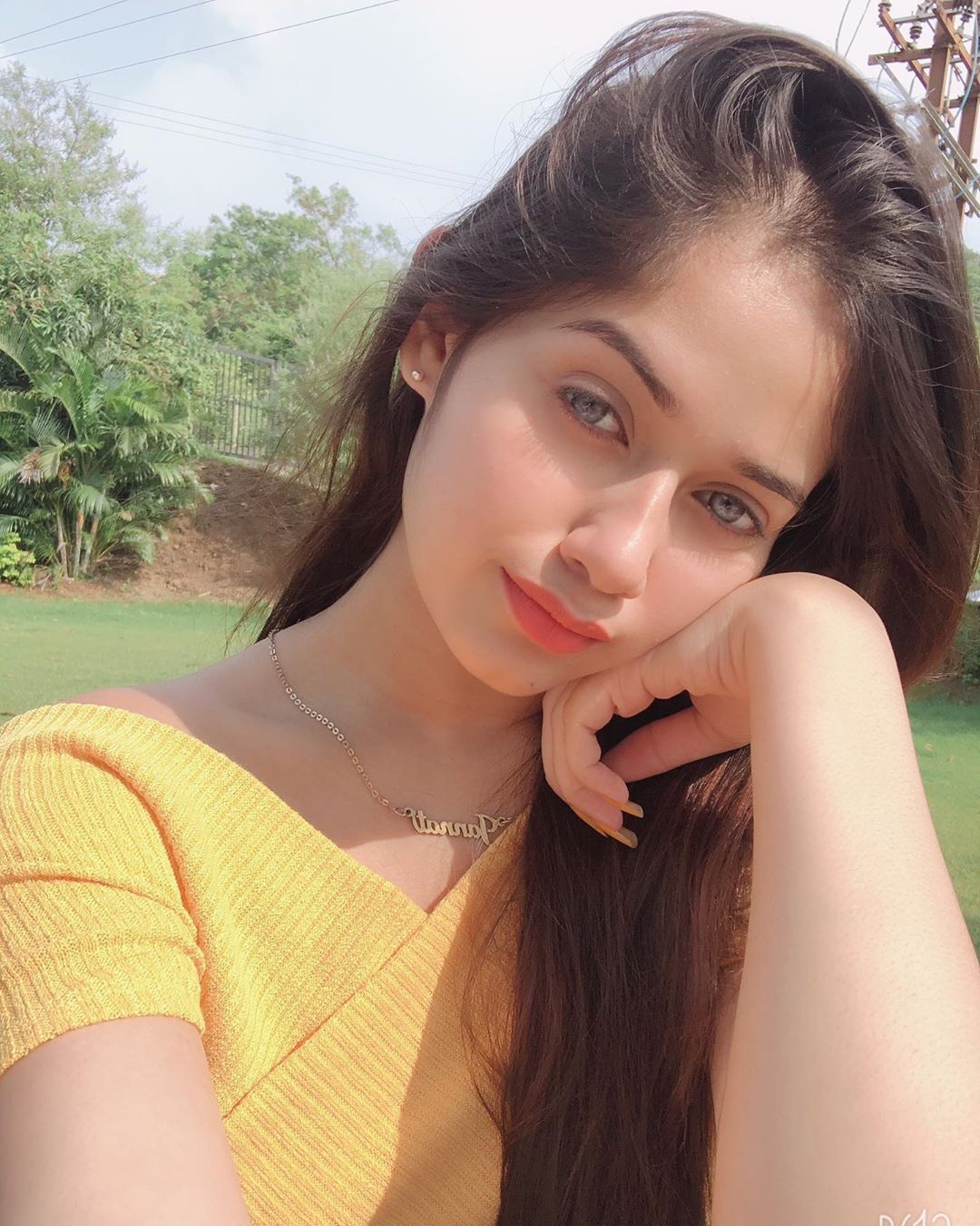 Image may contain: one or more people and closeup. Beauty hacks