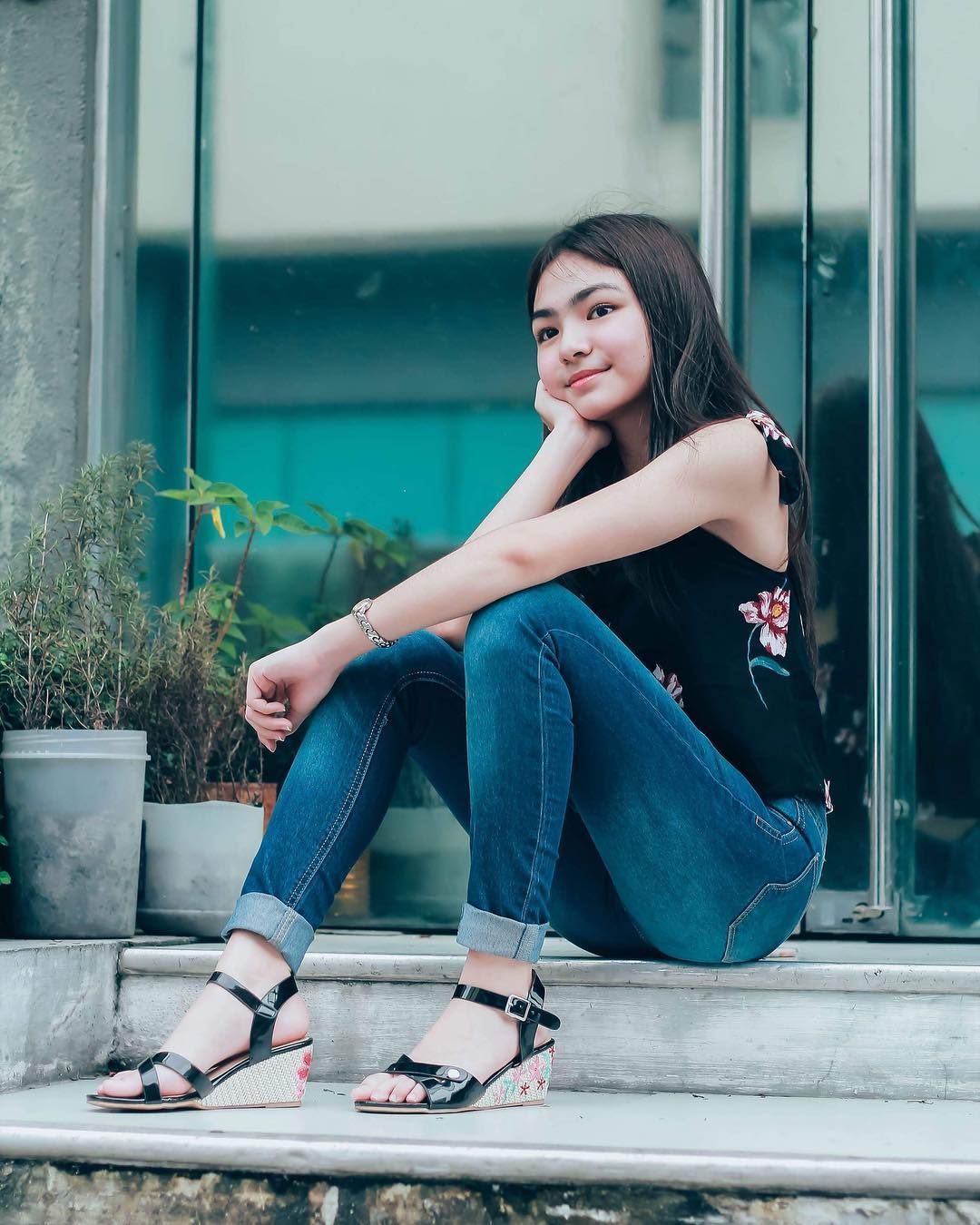 Image may contain: 1 person, shoes. Filipina girls, Girl