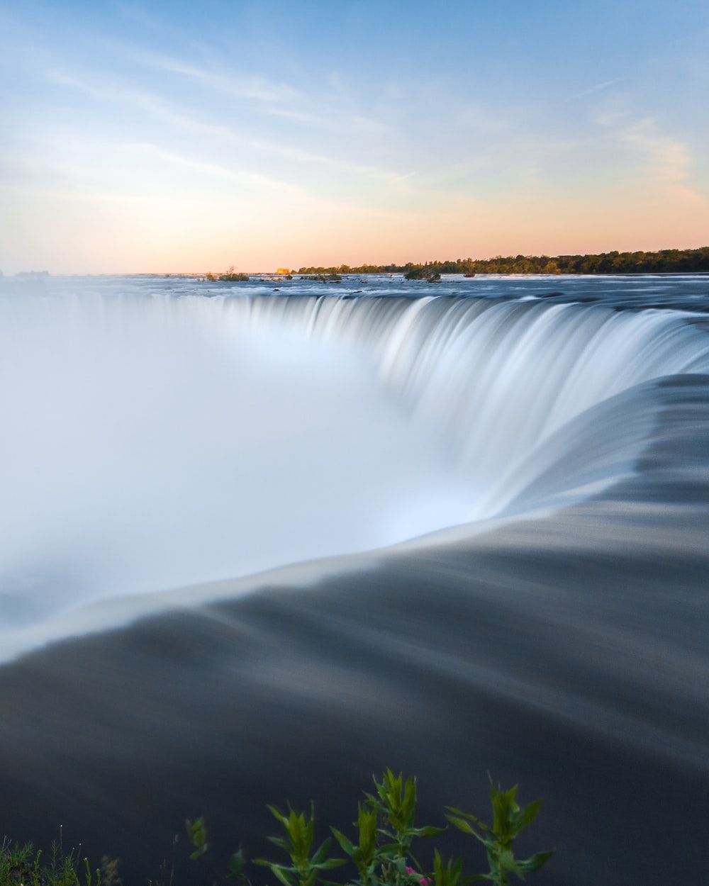Niagara Falls Canada Picture [Scenic Travel Photo]. Download