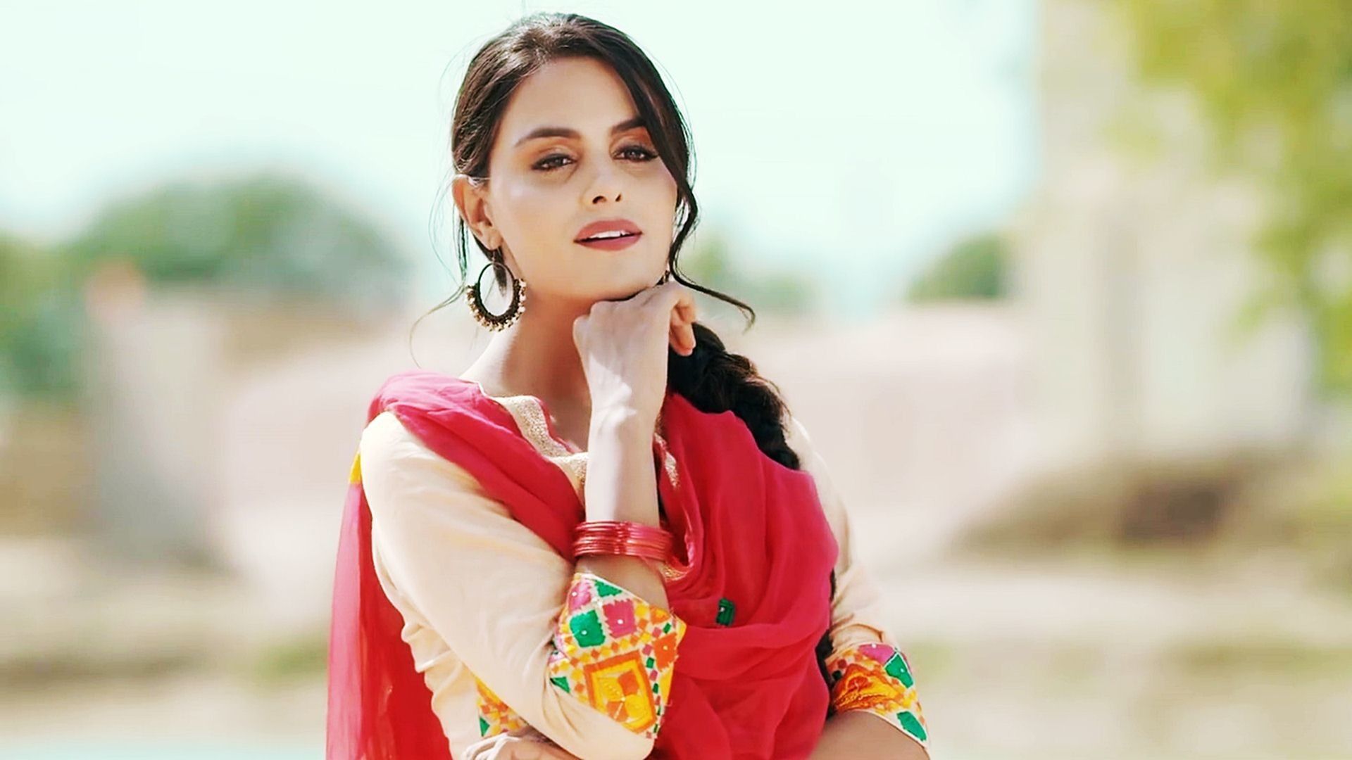 Very Beautiful Punjabi Model Himanshi Khurana In HD phone wallpaper | Pxfuel