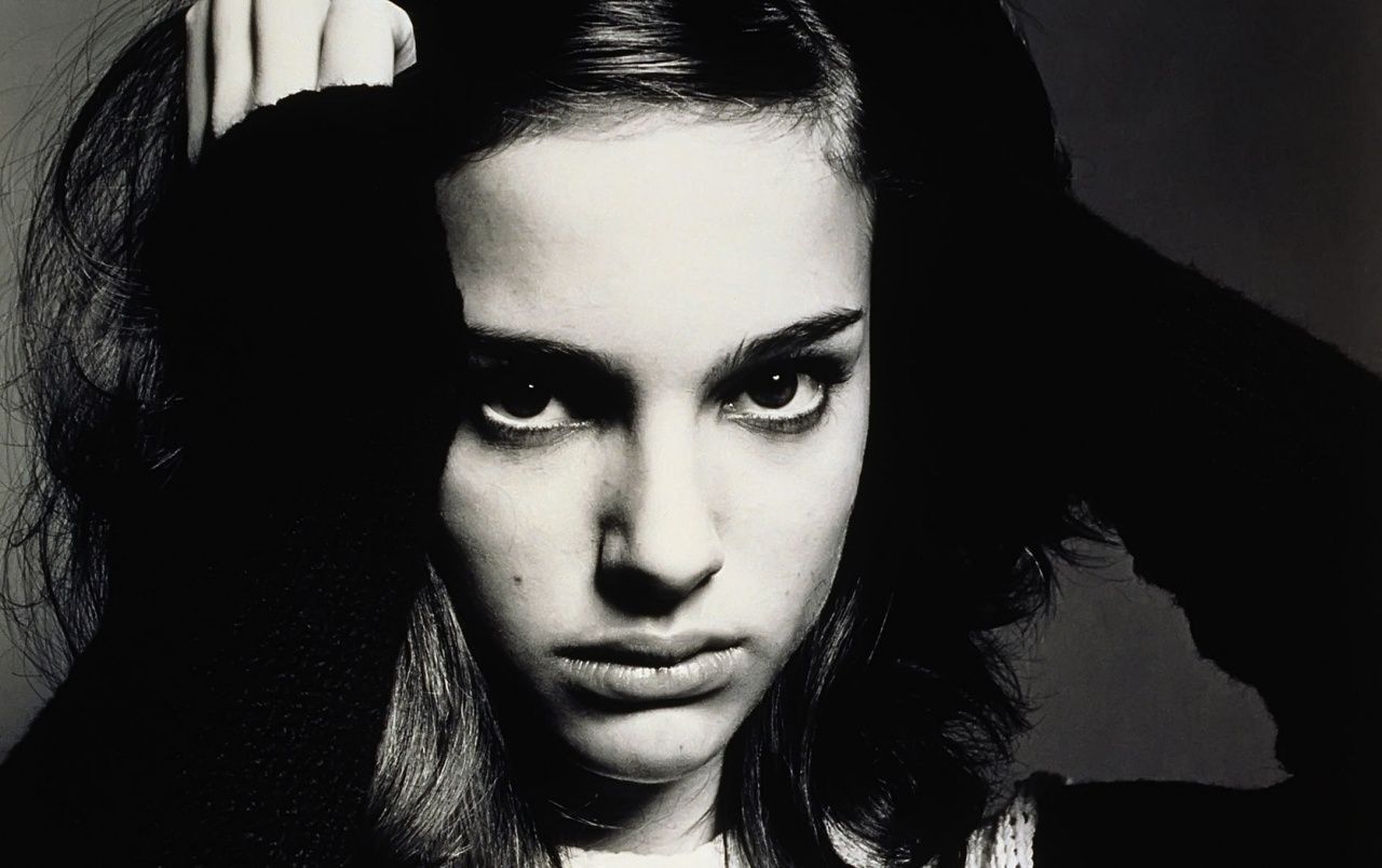 Monochrome Natalie Portman Close Up Wallpaper. Monochrome