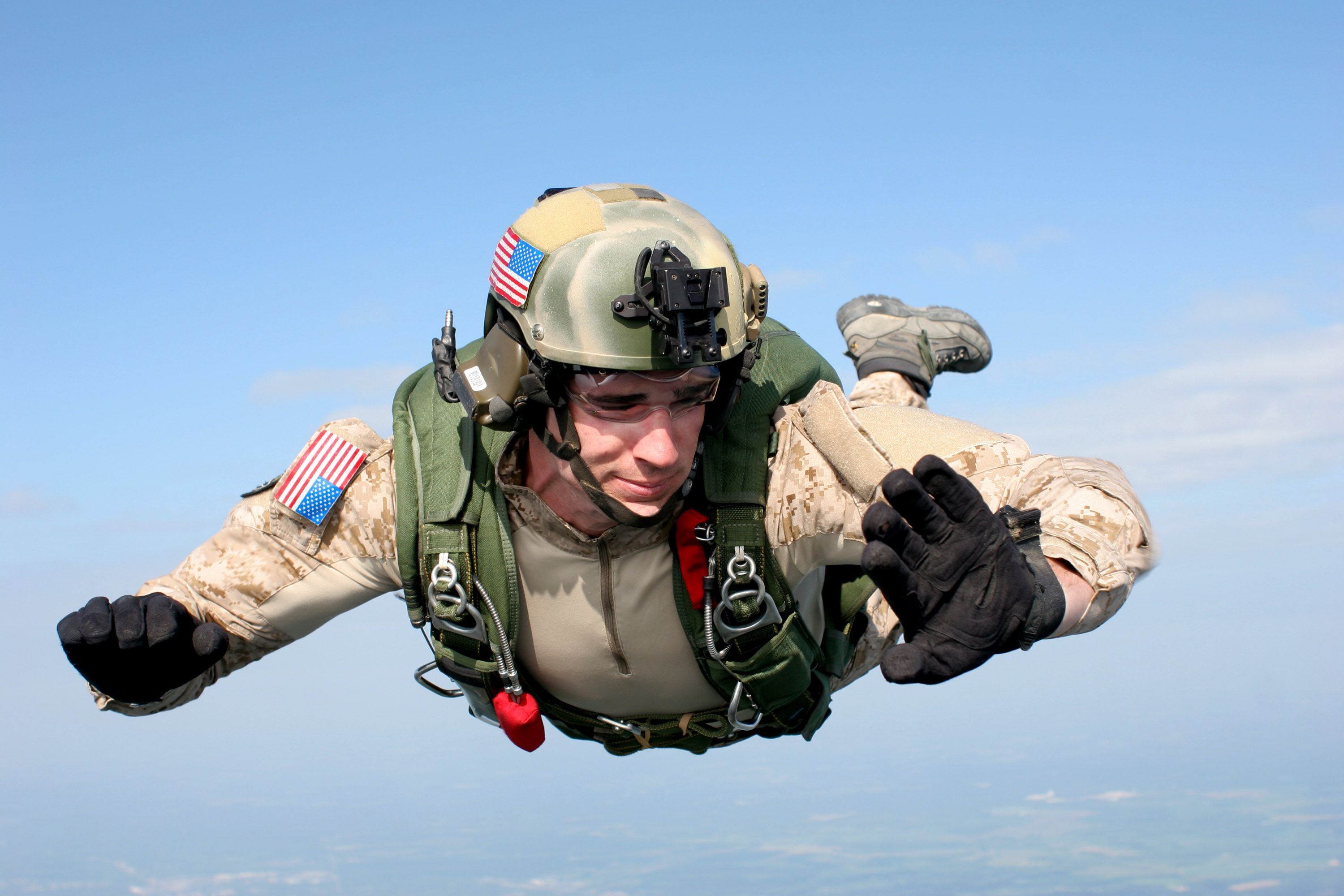 Photos Army soldier Parachuting skydiving Falling 3000x2000