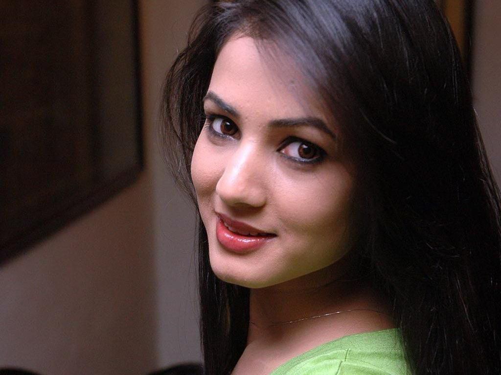 High Resolution Bollywood Actress Wallpaper