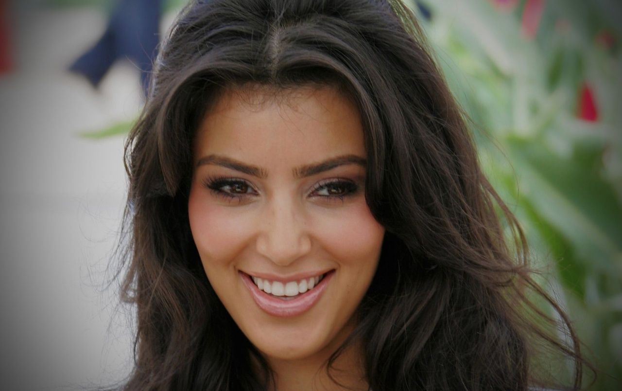 Kim Kardashian Close Up Wallpaper. Kim Kardashian Close Up Stock