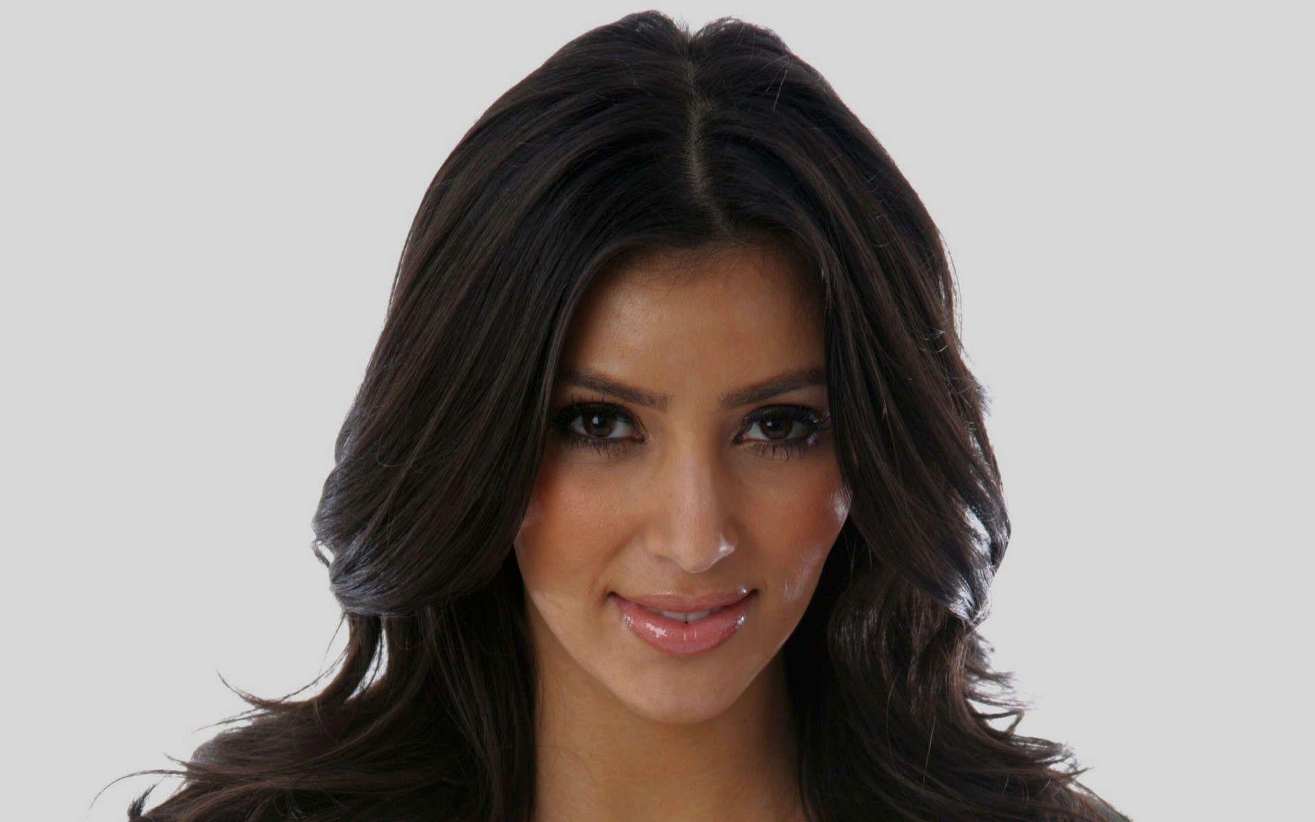HD Kim Kardashian Close Up Photo