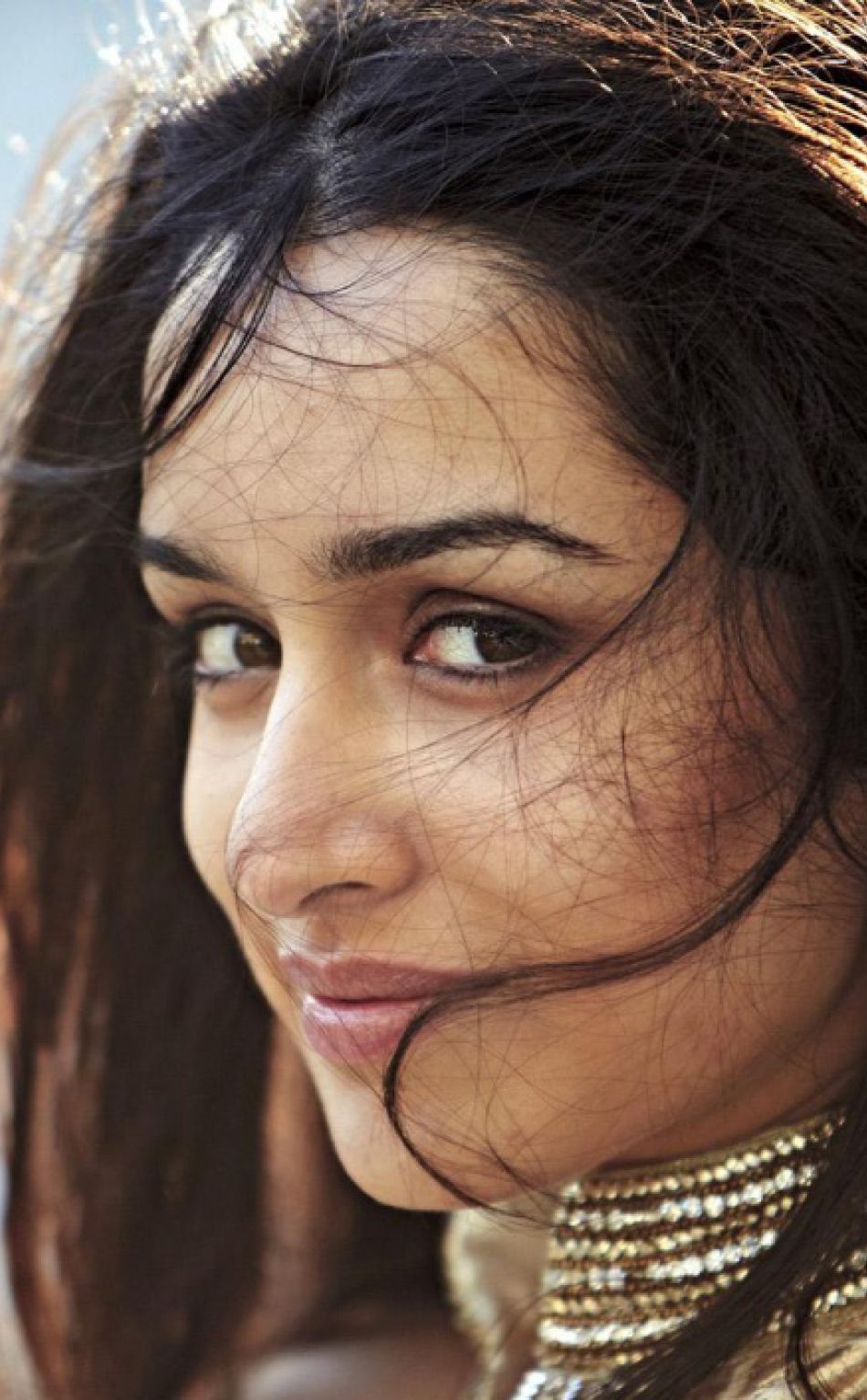 Shraddha Kapoor Nice Smile 950x1534 Resolution Wallpaper