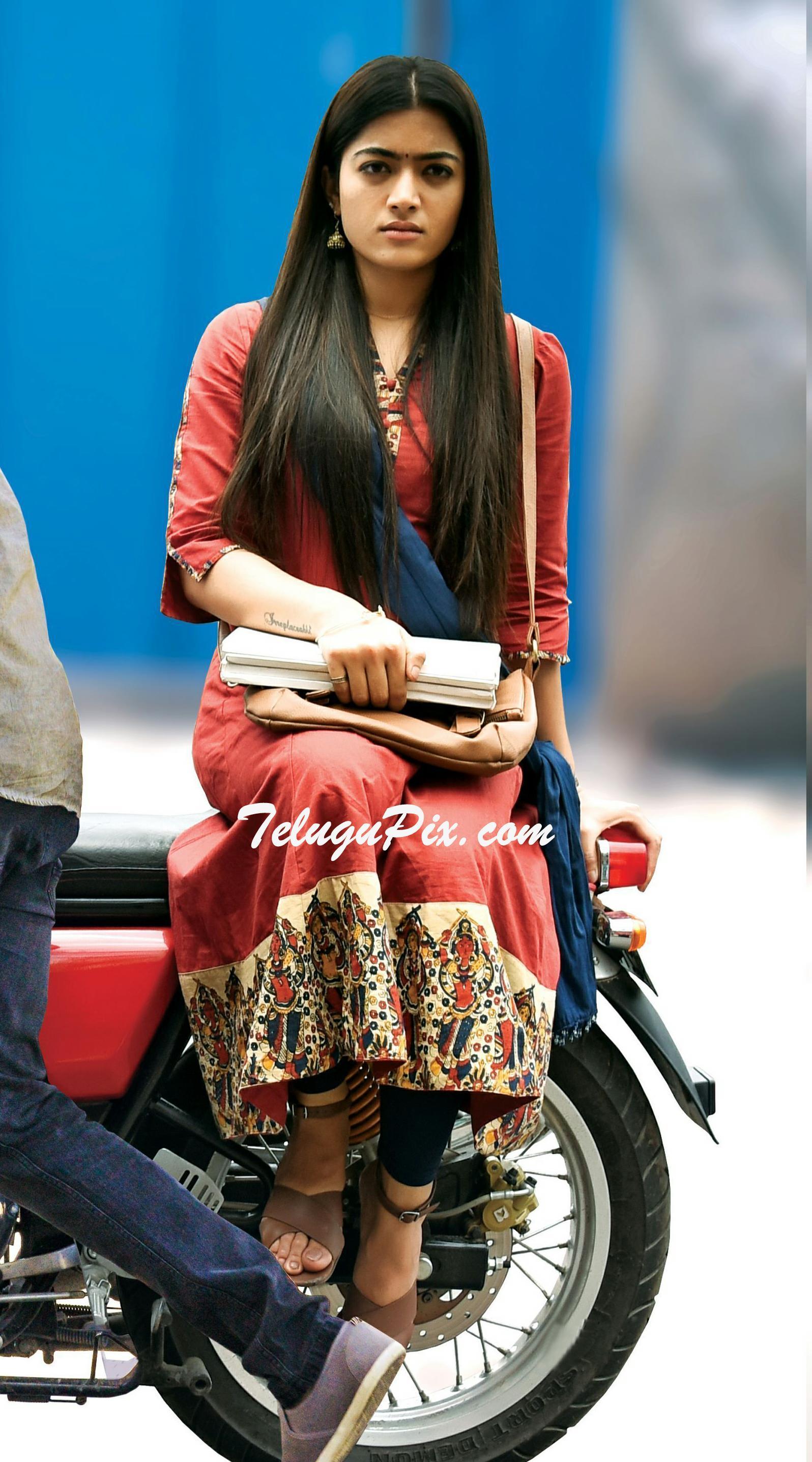 Rashmika Mandanna's Feet << wikiFeet