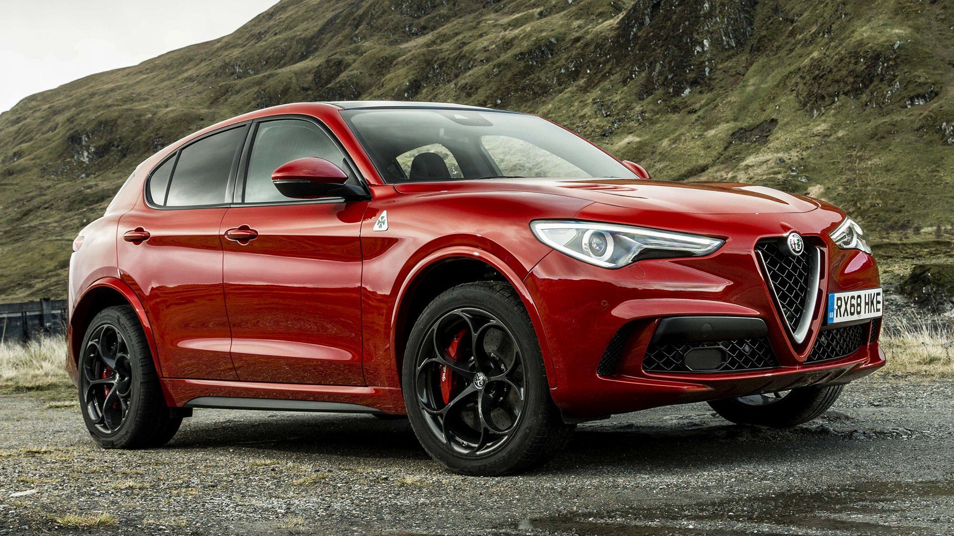 Alfa romeo stelvio quadrifoglio фото