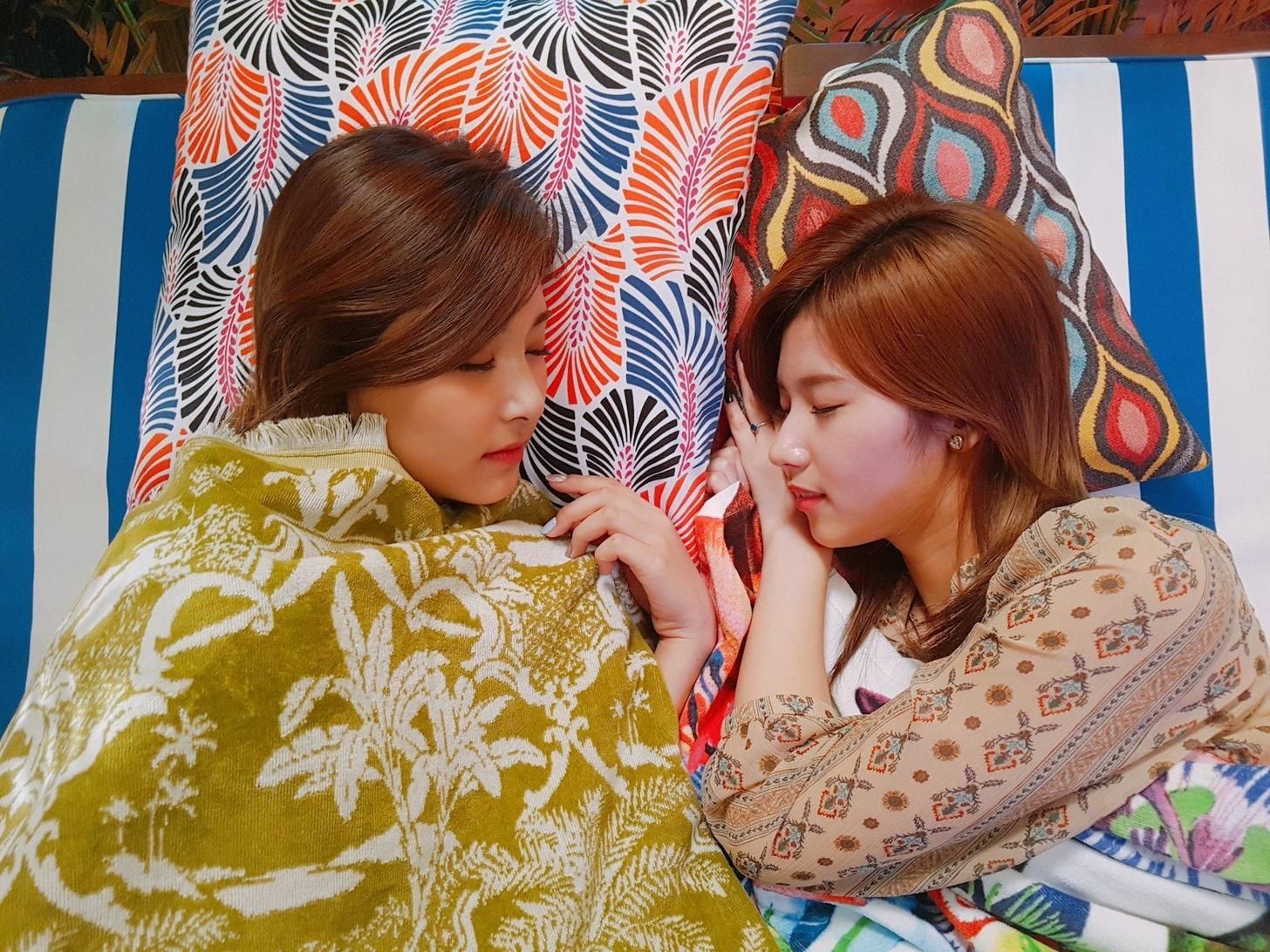 Sana and Tzuyu beauties. Twice tzuyu, Tzuyu and sana