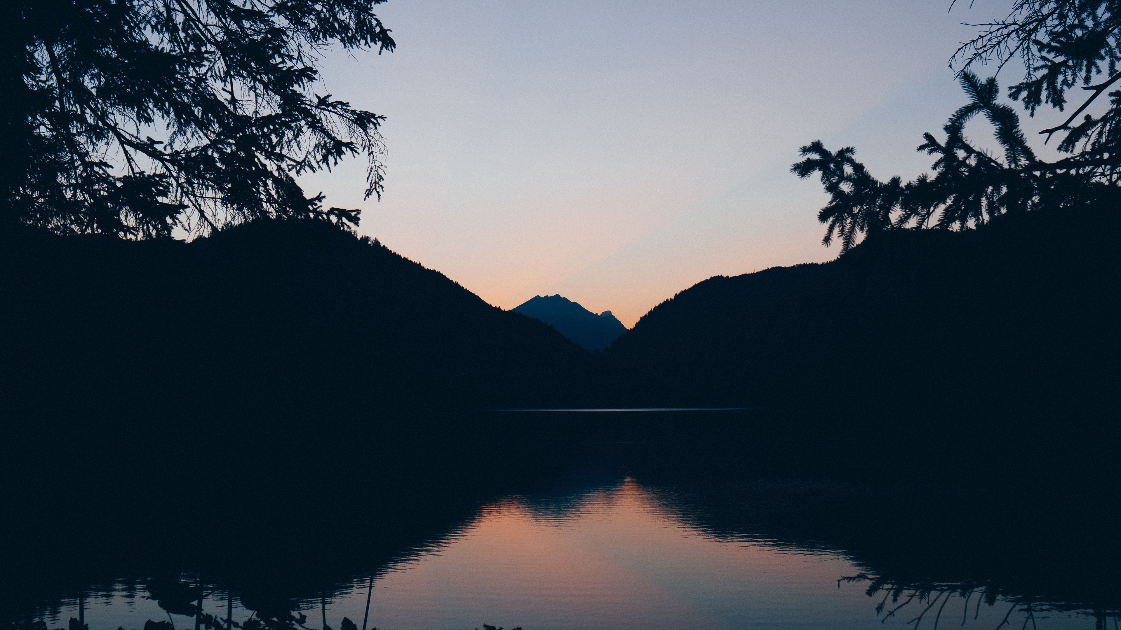 Download wallpaper 3840x2160 mountains, lake, twilight, reflection