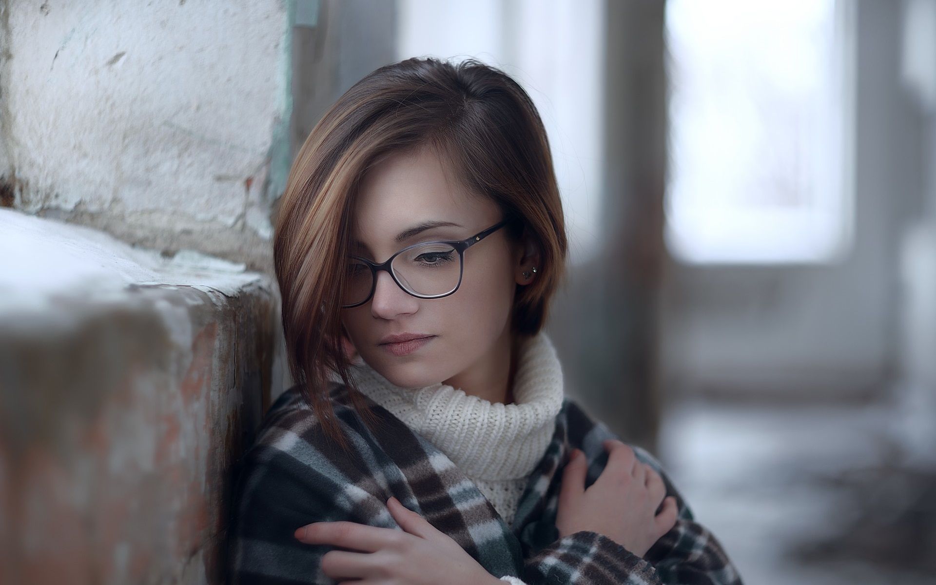 Wallpaper Beautiful young girl, glasses 1920x1200 HD Picture, Image