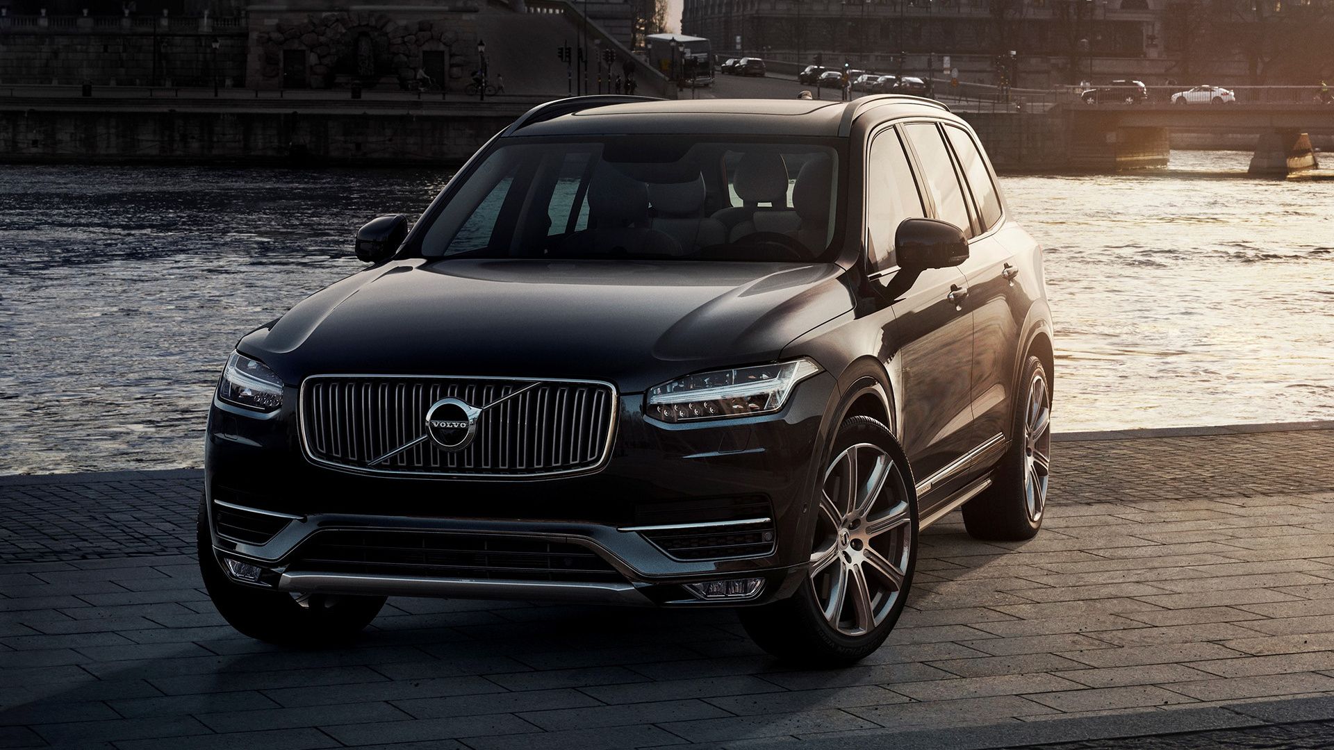 Volvo XC90 Inscription First Edition and HD