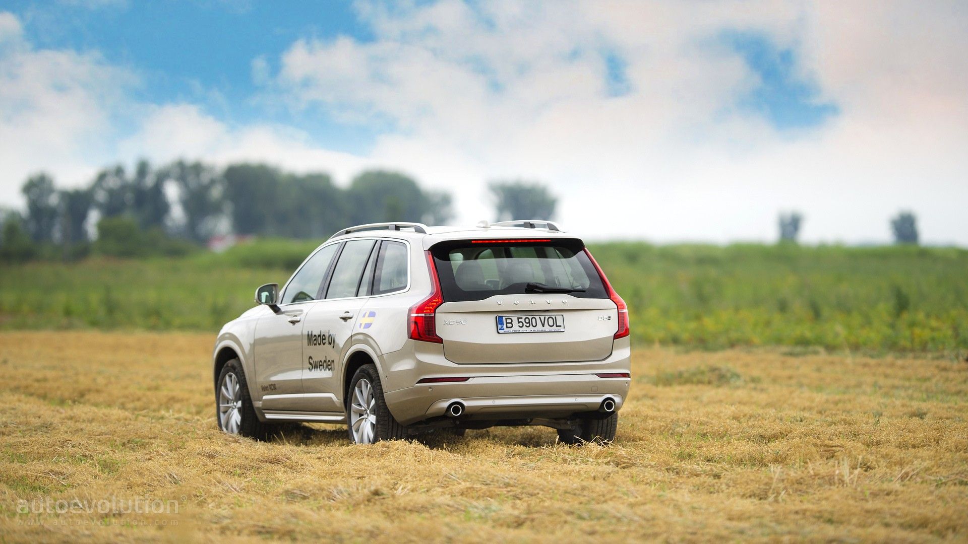 Volvo momentum. Volvo xc90 t5. Кроссовер Вольво хс90. Volvo xc90 4.4. Вольво хс90 2014.