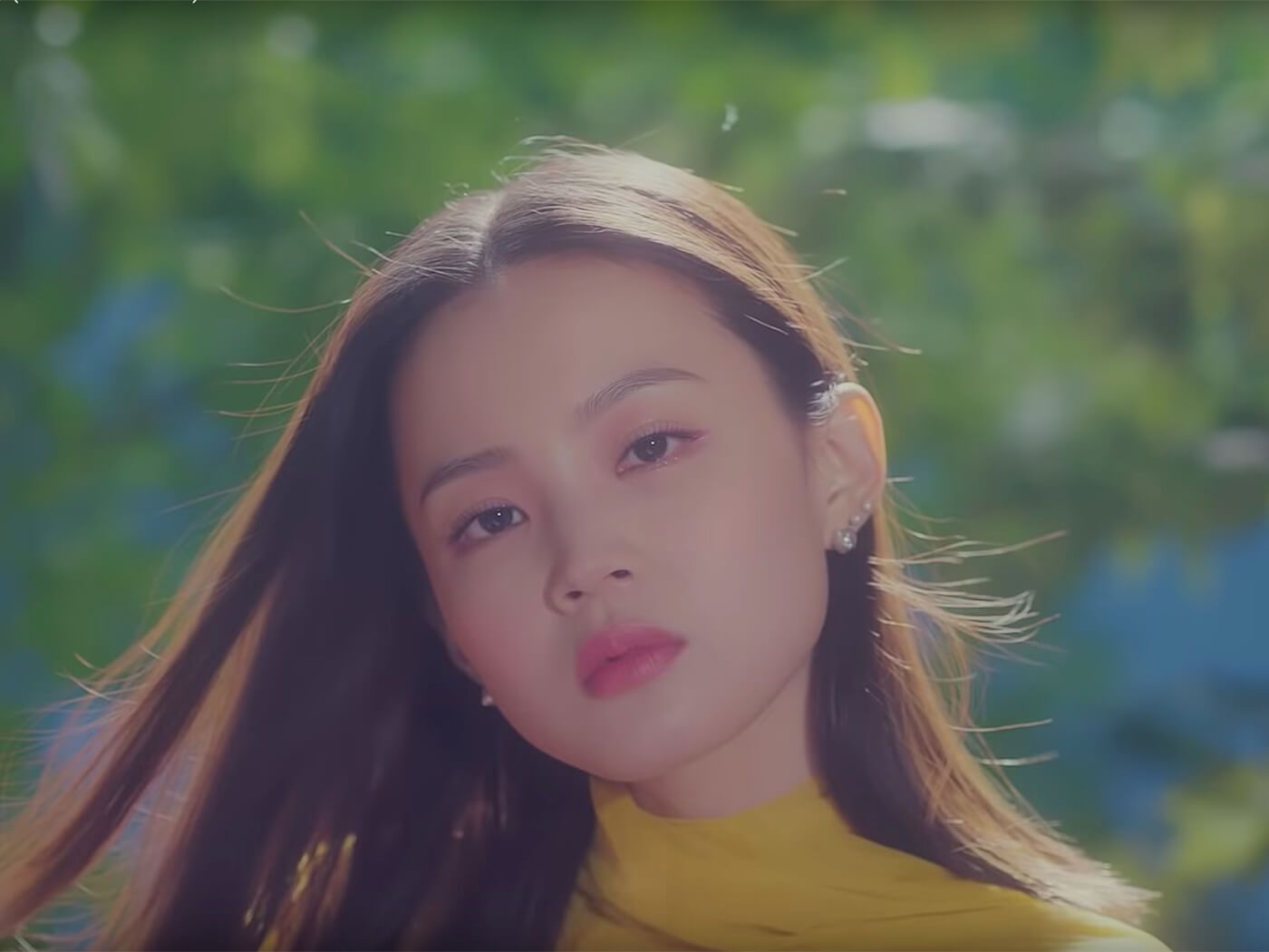 Lee Hi Makes Long Awaited Comeback With '24°C'