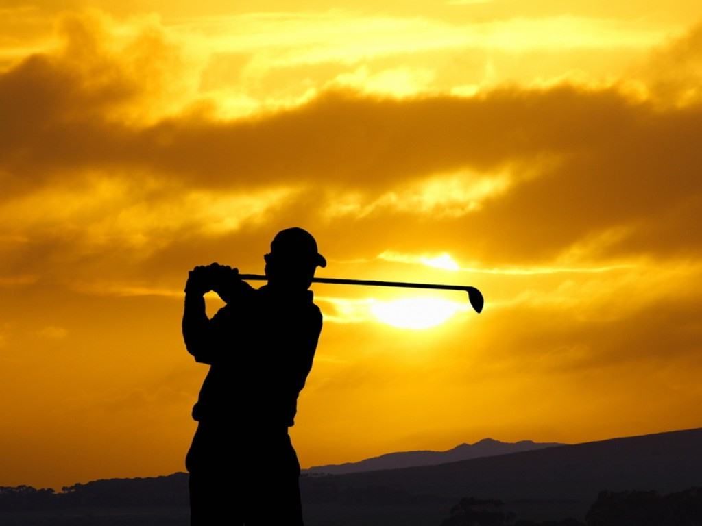 GOLFERS SWING IN THE SUNSET WALLPAPER - Wallpaper