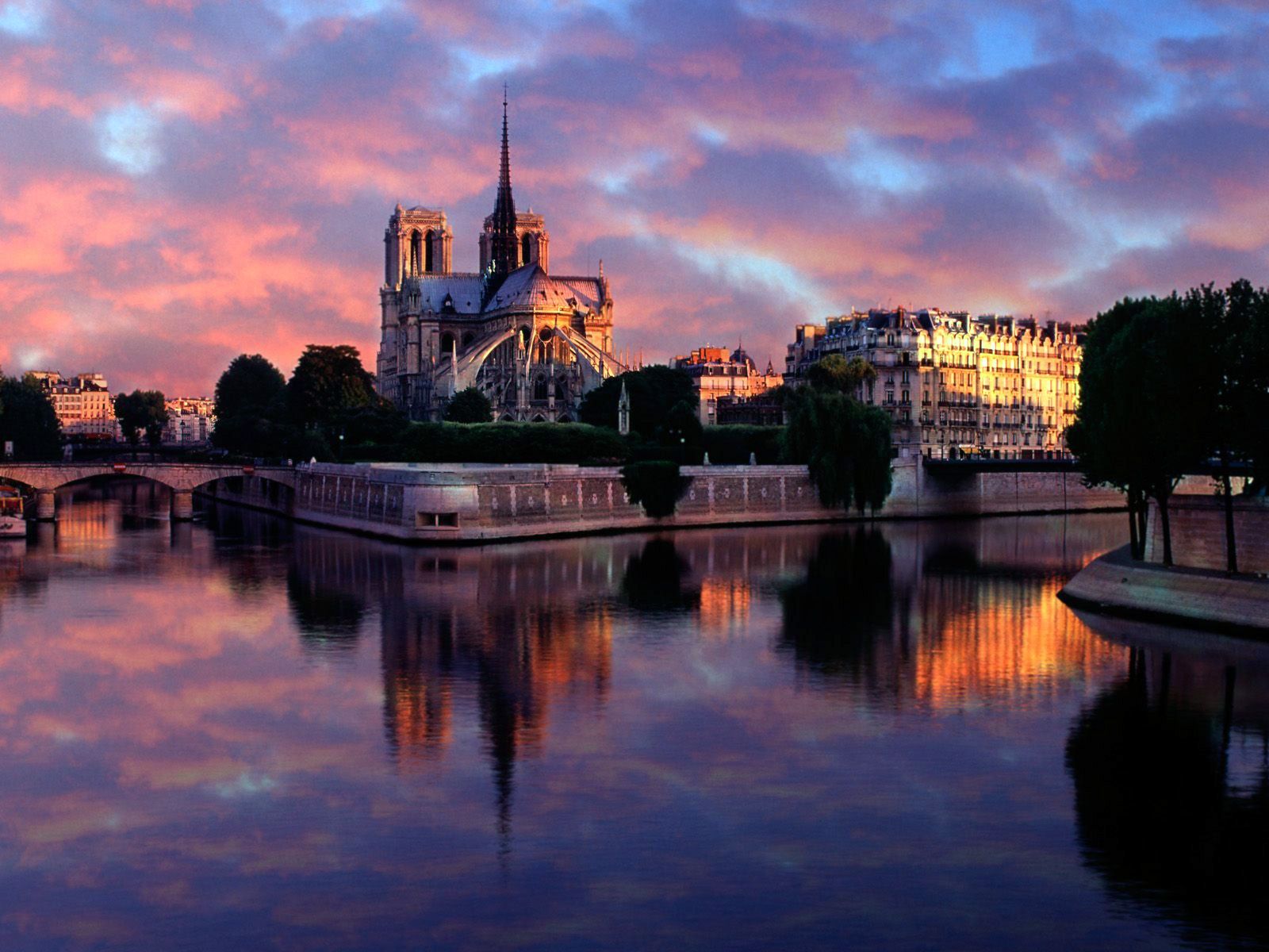 Notre Dame at Sunrise Paris France Wallpaper