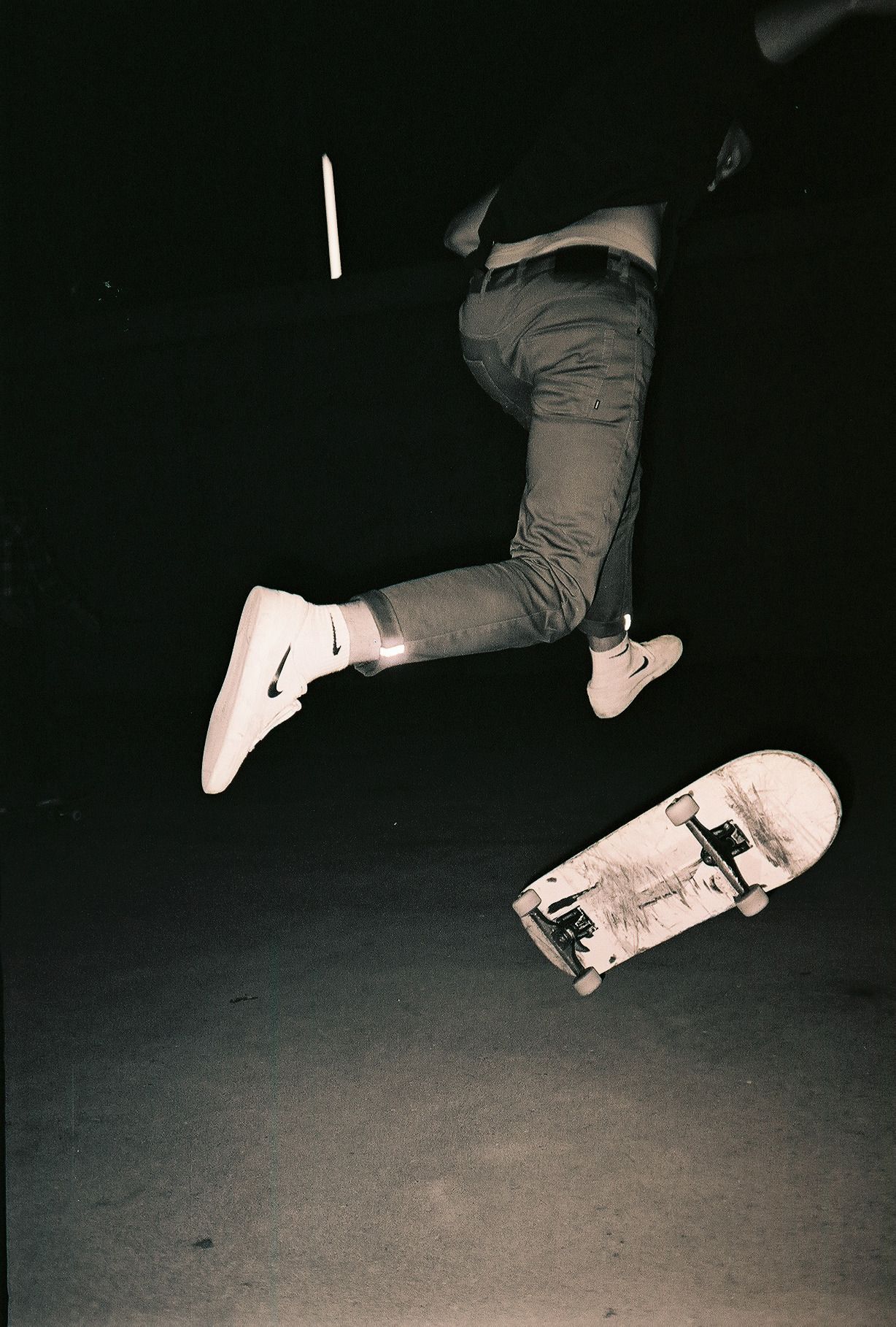 Girlfriend. Skateboard photography