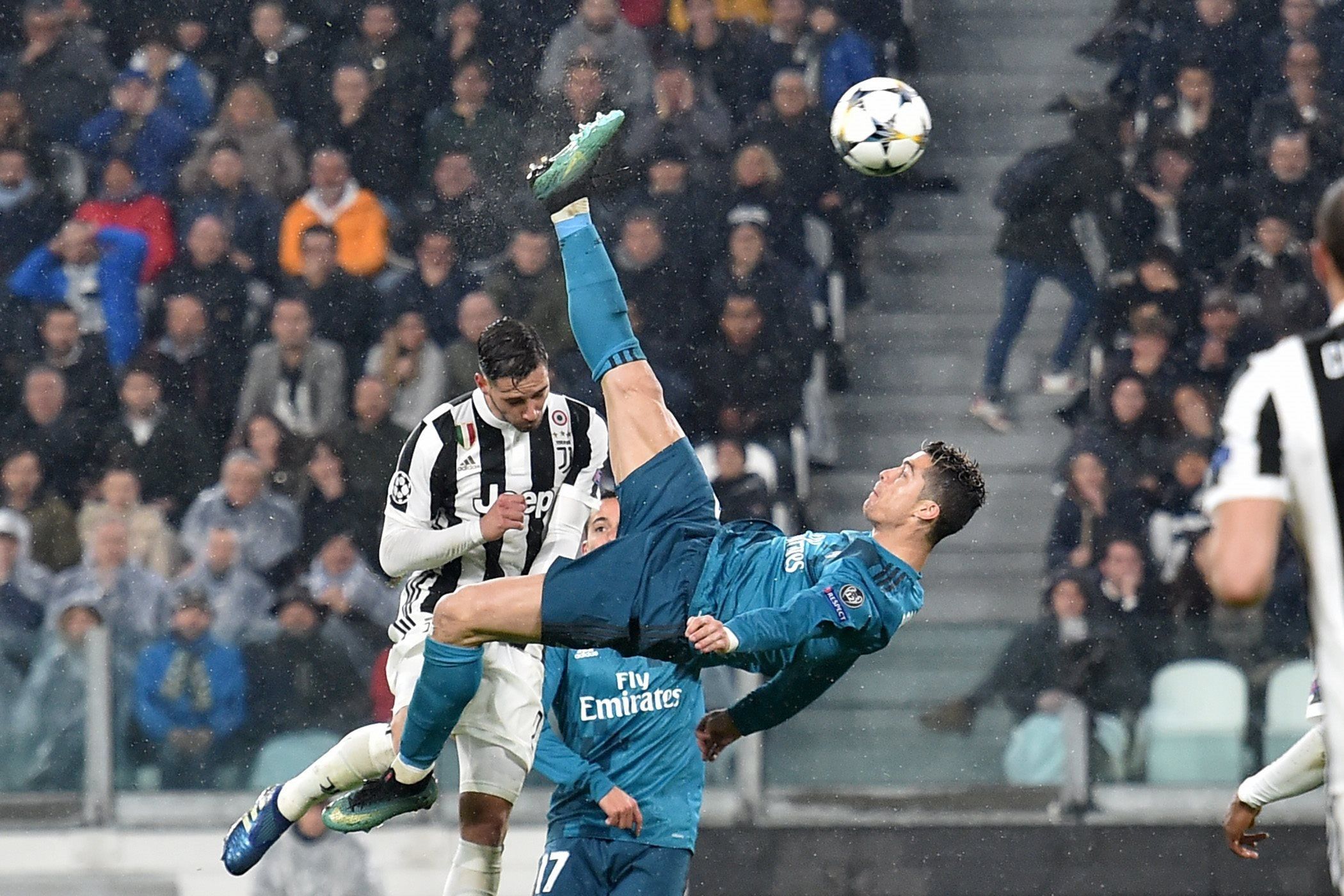 Ronaldo Bicycle Kick Vs Juventus Wallpapers - Wallpaper Cave