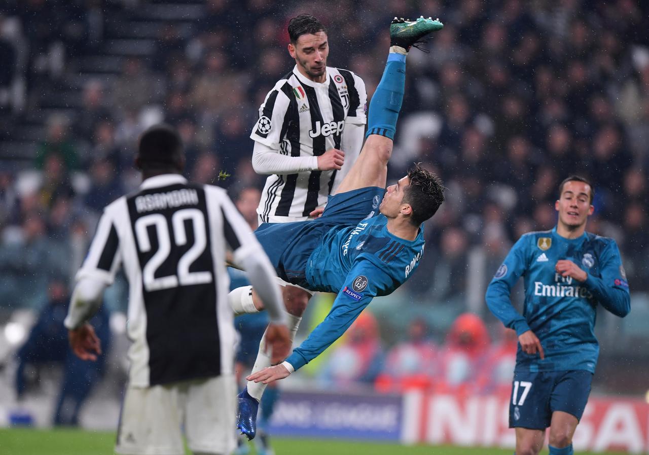 Ronaldo's outrageous bicycle kick caps emphatic Real win