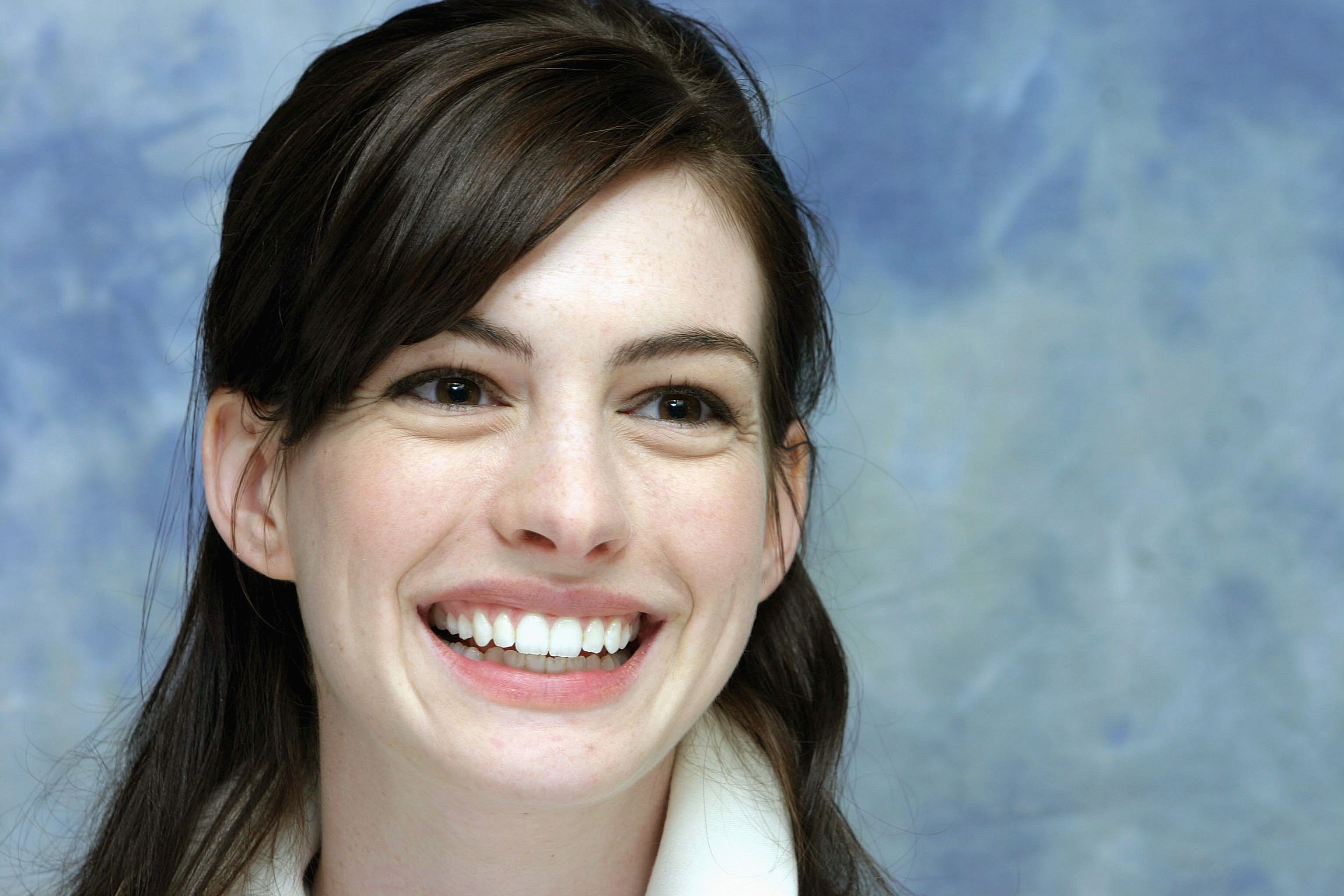 Download Anne Hathaway Smile Wallpaper 51895 3072x2048 px High