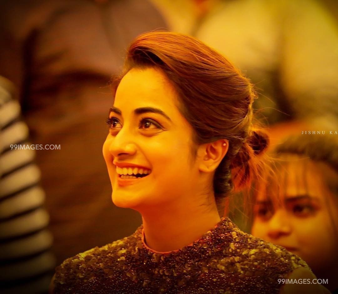 Namitha Pramod Beautiful HD Photo & Mobile Wallpaper HD