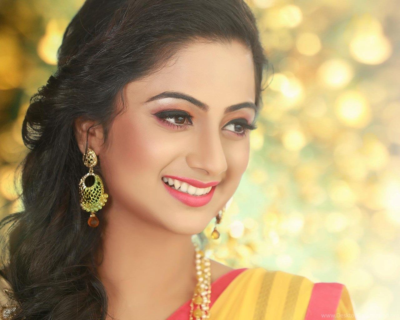 Namitha Pramod Photo Desktop Background