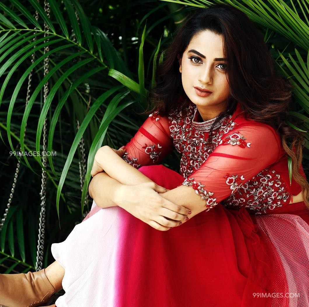 Namitha Pramod Beautiful HD Photo & Mobile Wallpaper HD