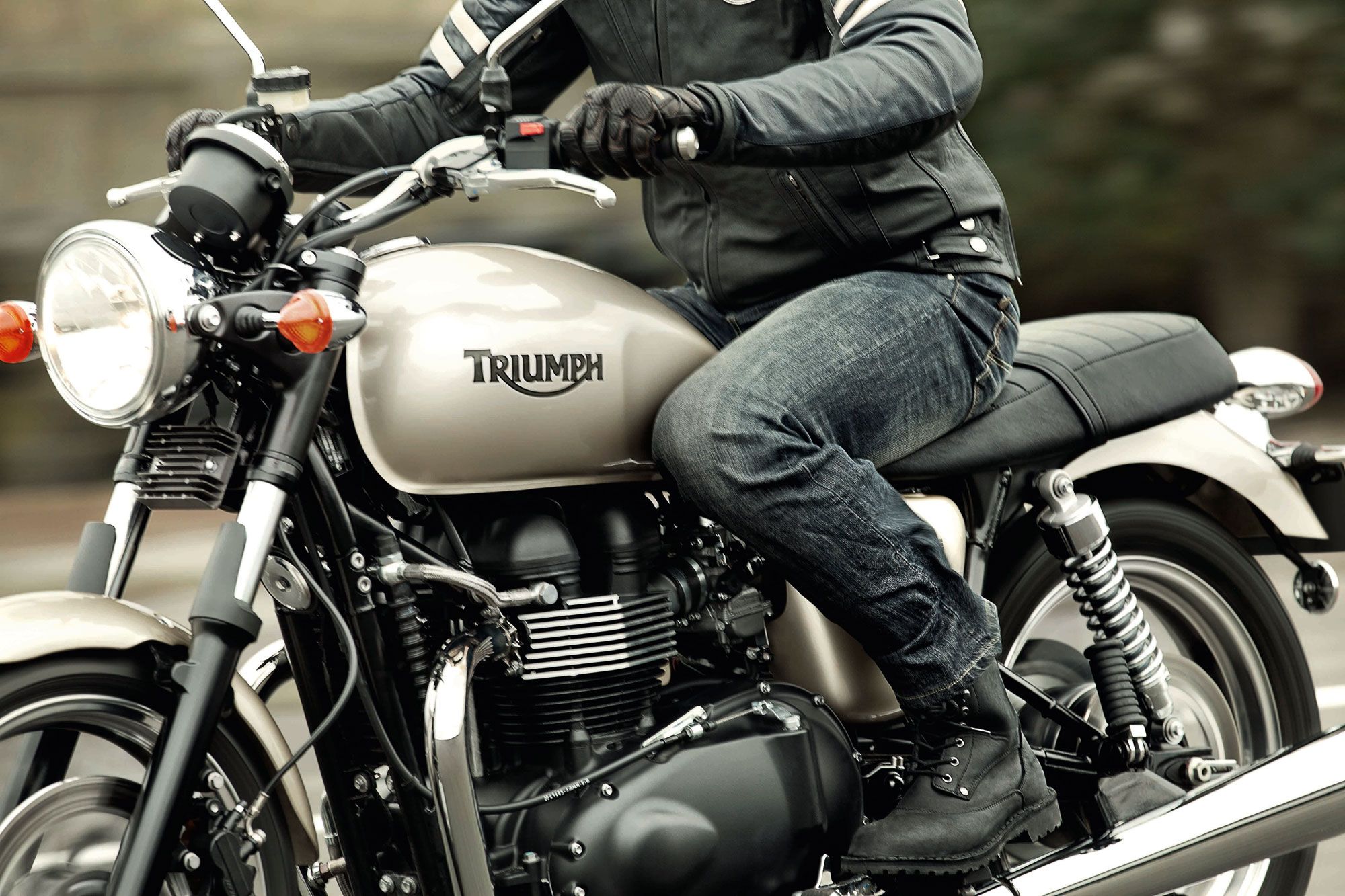 HD Triumph Motorcycle Wallpaper and Photo. HD Motocycles Wallpaper
