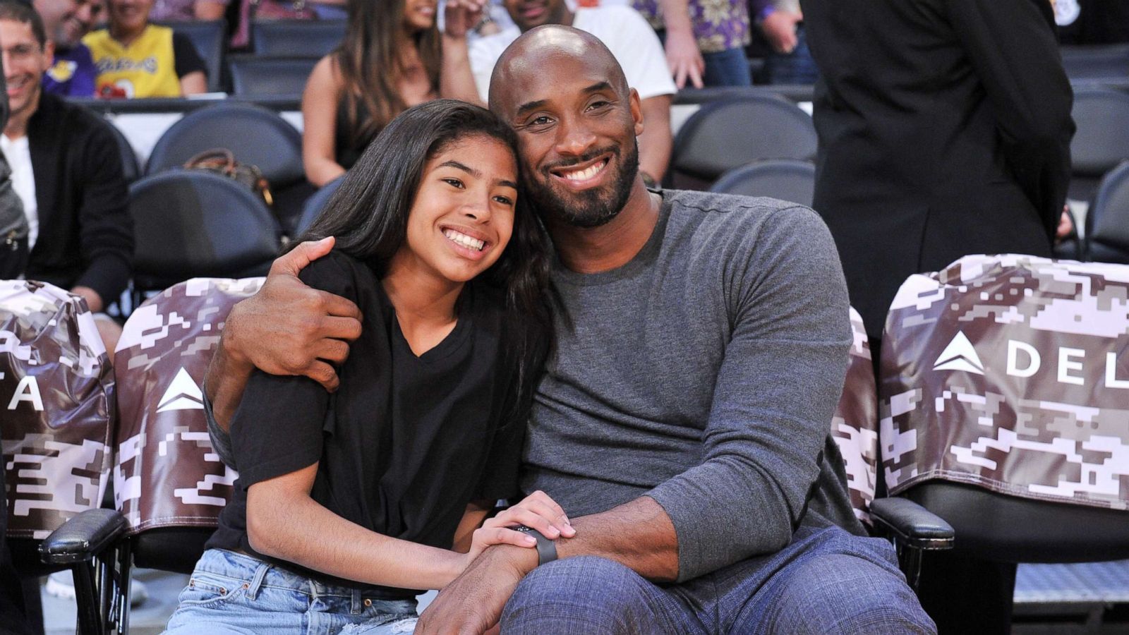 Kobe Bryant, daughter among 9 dead in helicopter crash in Southern
