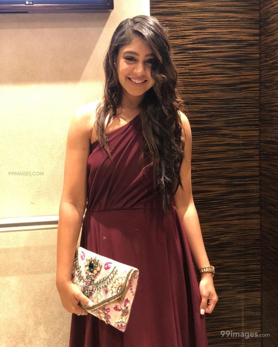 Niti Taylor Beautiful HD Photo & Mobile Wallpaper HD