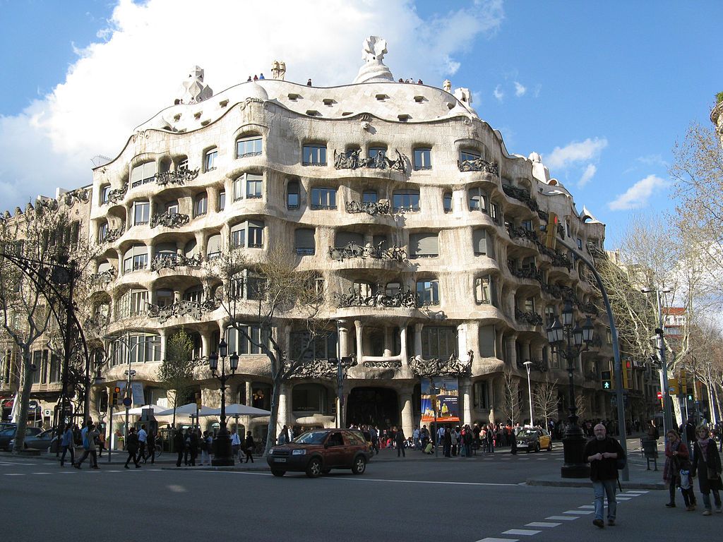 Casa Milà Wallpapers - Wallpaper Cave