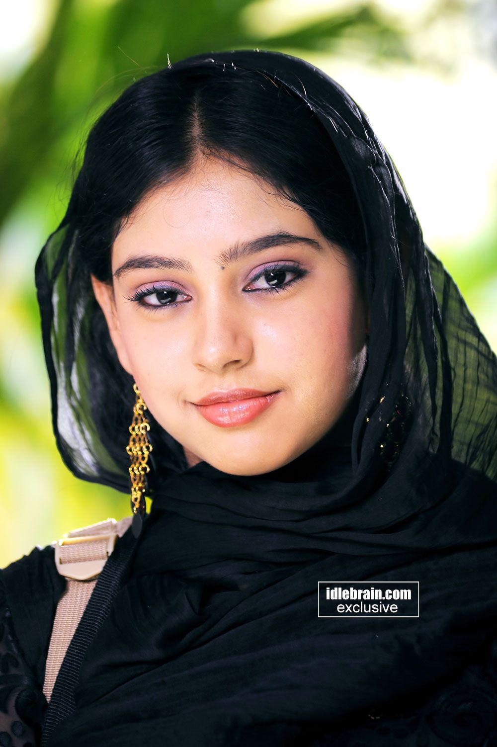 Mem Vayasuku Vacham photo gallery cinema & Niti