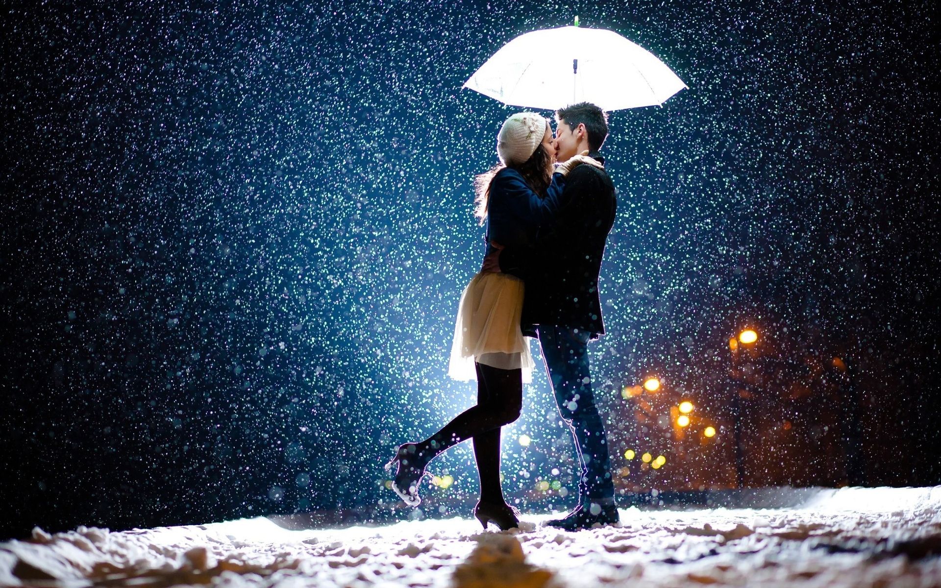 Girl and Boy Kissing in Snow HD wallpaper