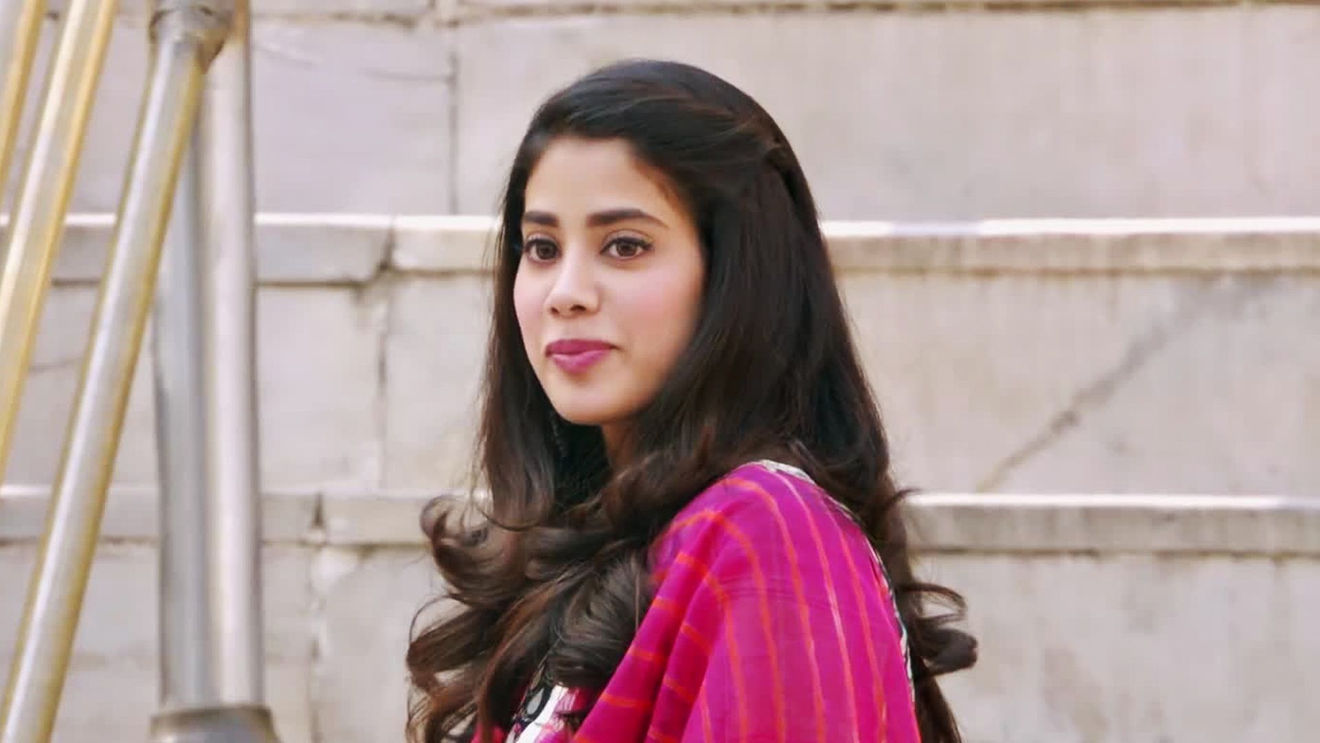 Janhvi Kapoor Wallpaper