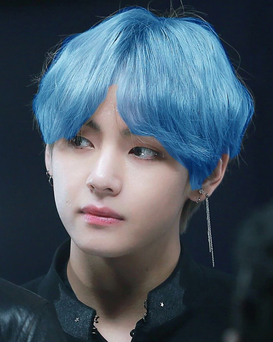 Comment blue hearts for Taehyung