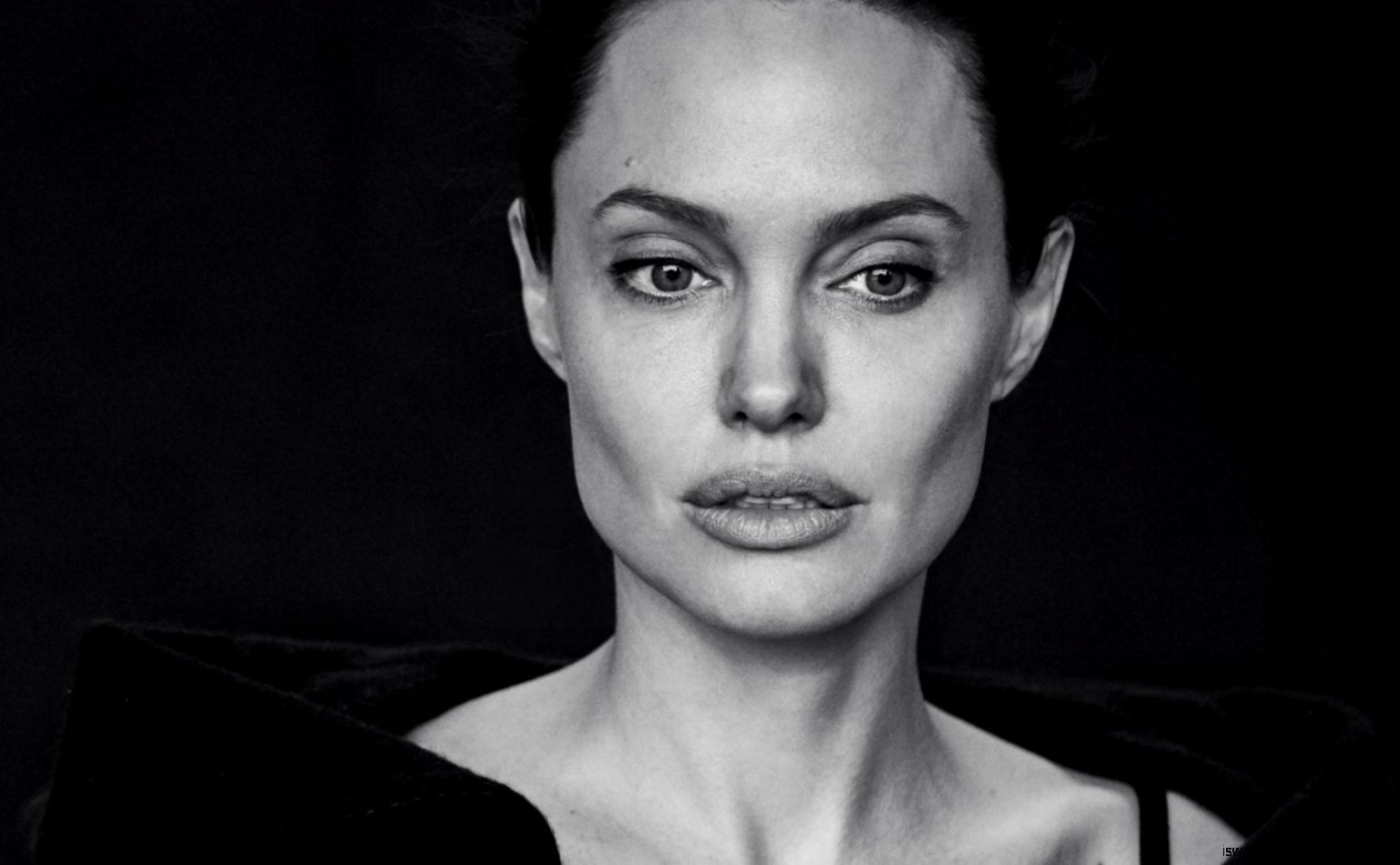 Анджелина Джоли некрасивая