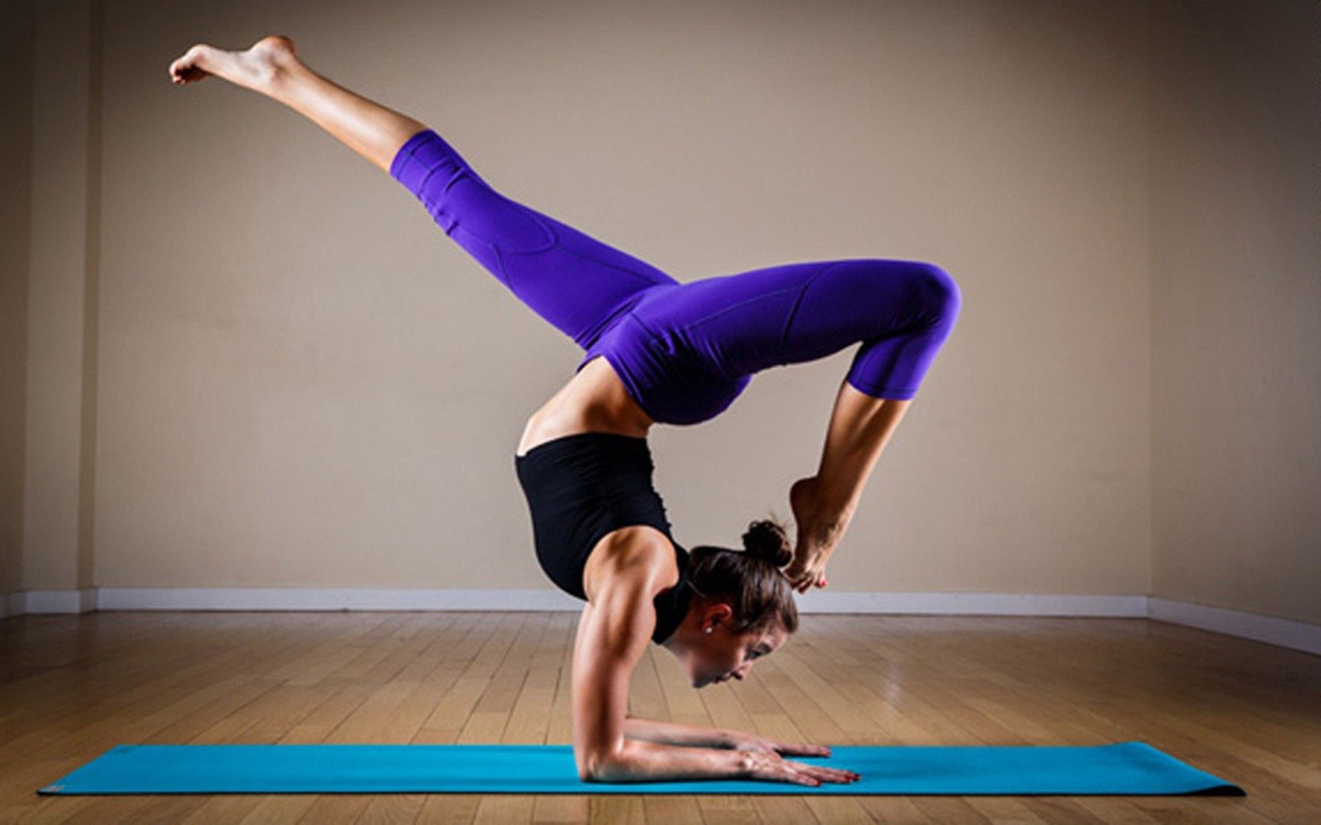 Download Yoga Women hd photos