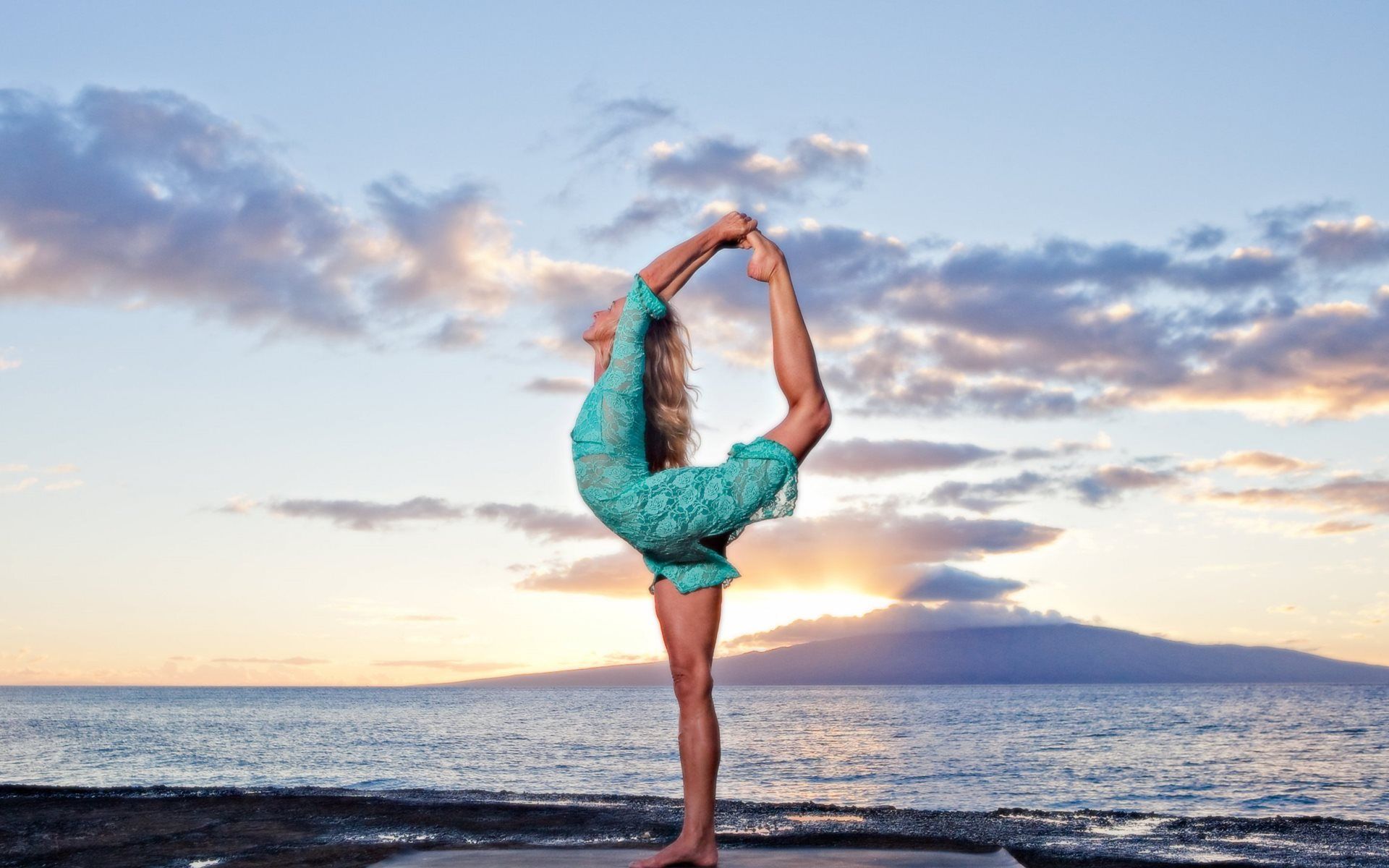 Yoga Girl At Beach HD Wallpaper