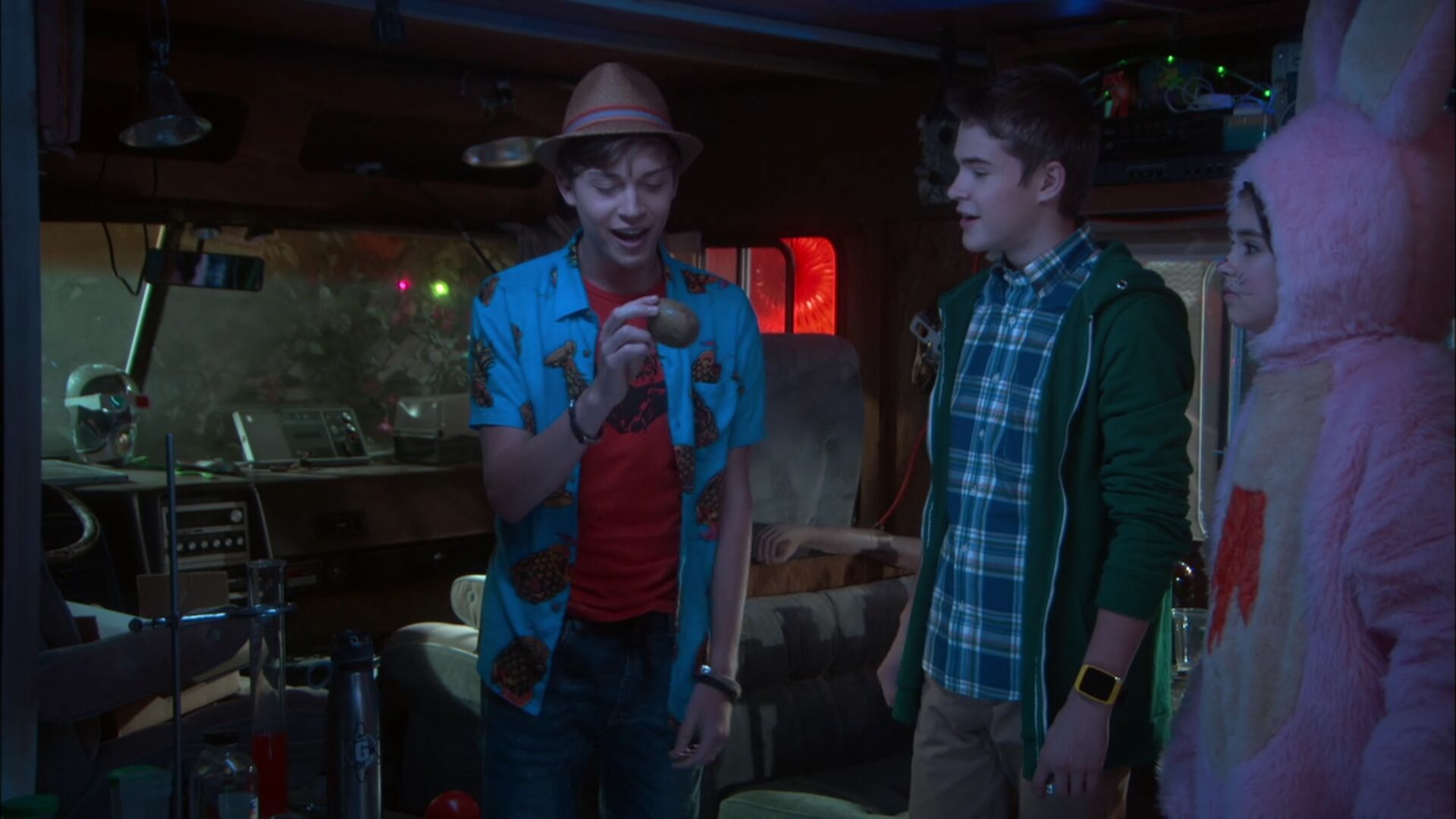 Picture of Gus Kamp in Best Friends Whenever, episode: Syd