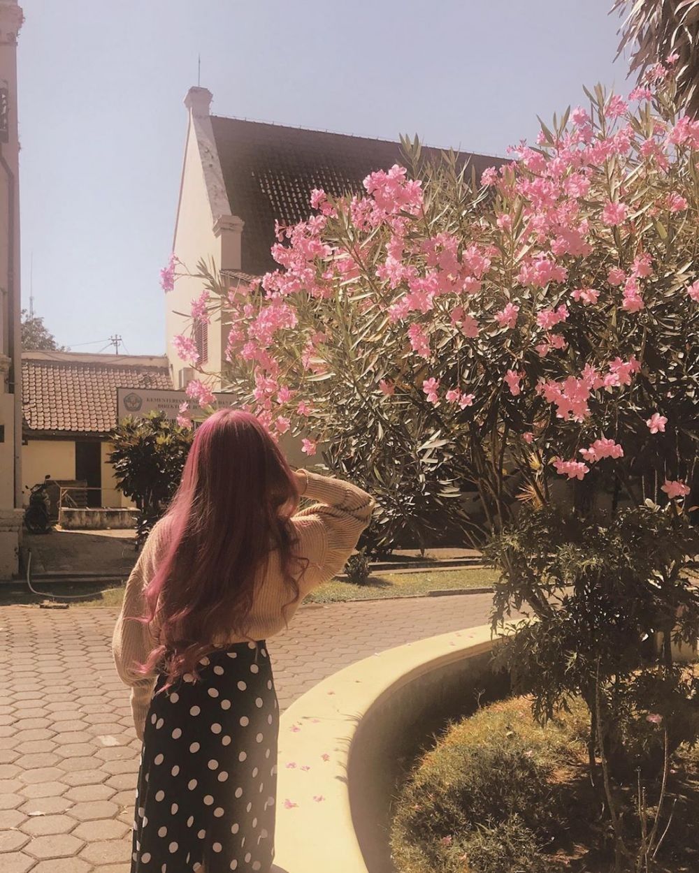 Makin Memesona, 10 Potret Nadin Amizah dengan Model Rambut Terbarunya