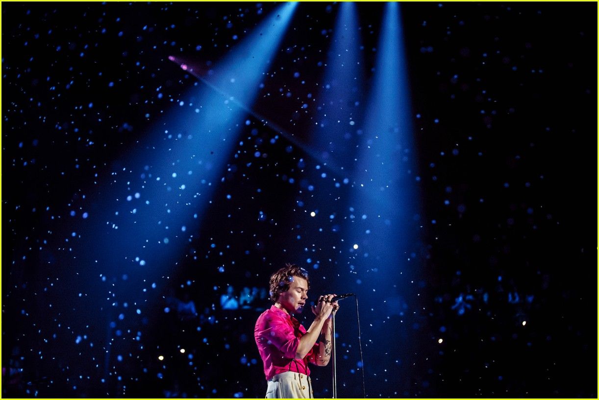 Harry Styles Performs New 'Fine Line' Album in Full at The Forum