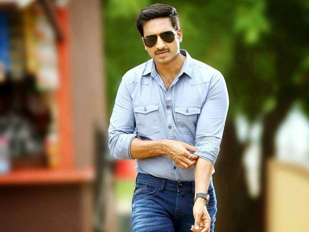 Tottempudi Gopichand Age, Wife, Height, Twitter, Image, Family