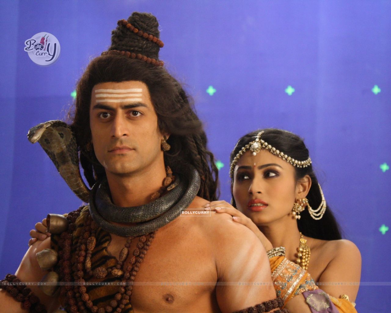 Wallpaper Raina as Shiv and Mouni Roy as Sati in Devon Ke