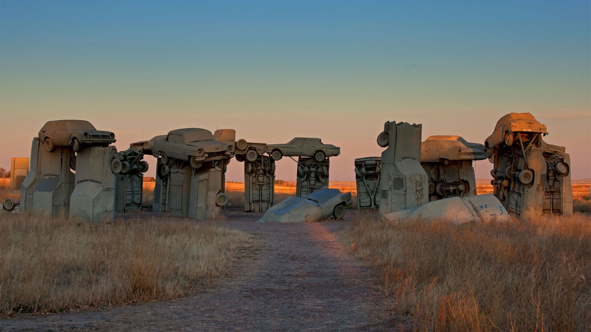 Kitsch collides with archaeology at Carhenge