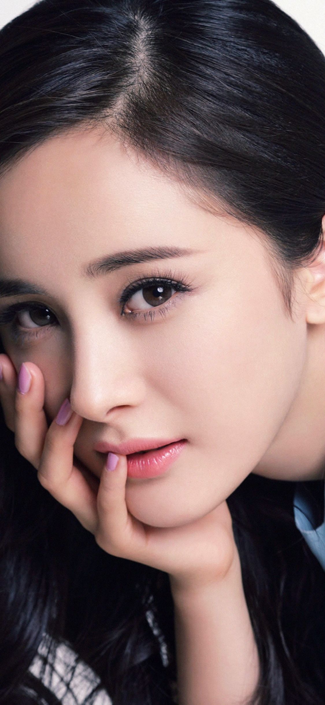 Yang Mi Chinese Star Beauty Film iPhone X Wallpaper. Star beauty