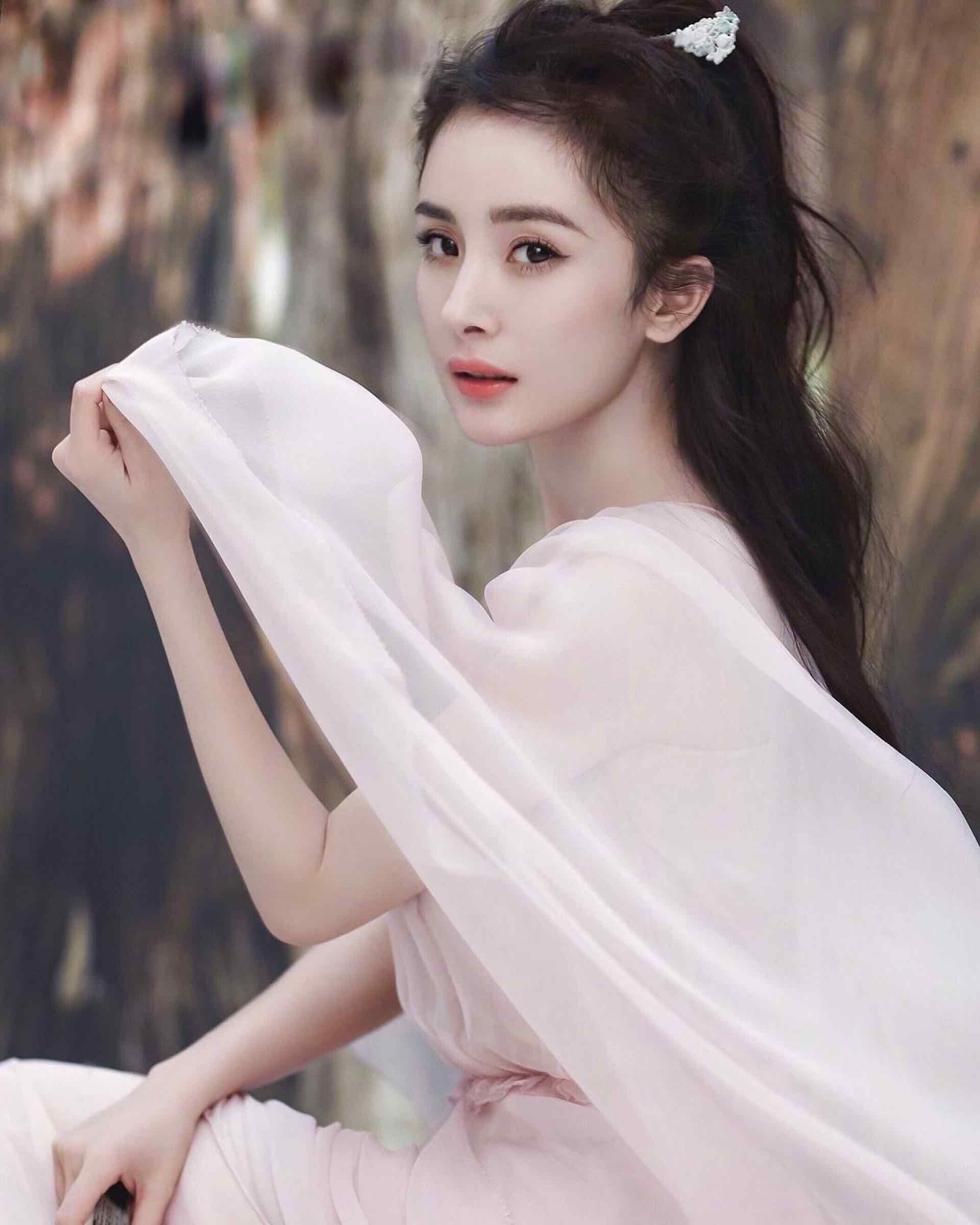 Here's why you need to fall in love with Yang Mi