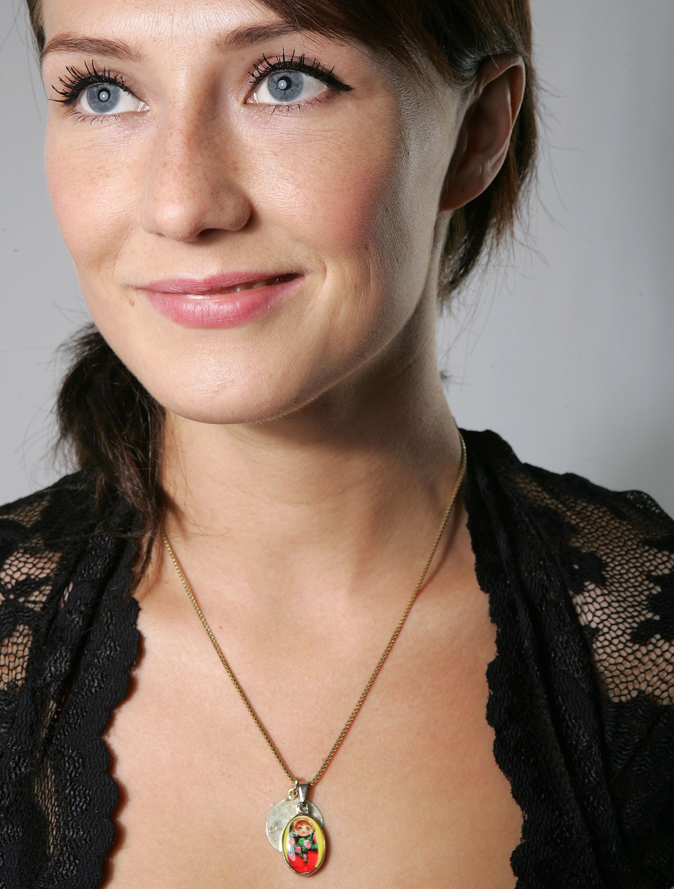 Brunettes, Women, Close Up, Blue Eyes, Smiling, Faces, Carice Van