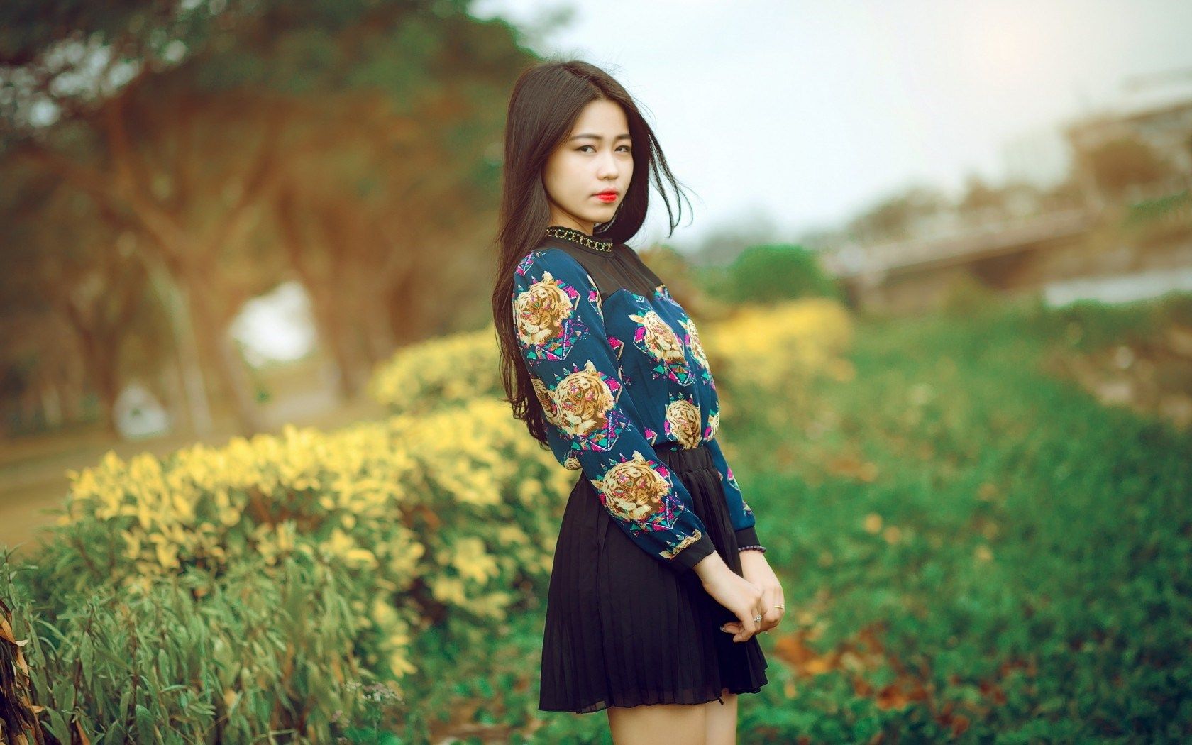 Fashion Model Girl Asian wallpaperx1050