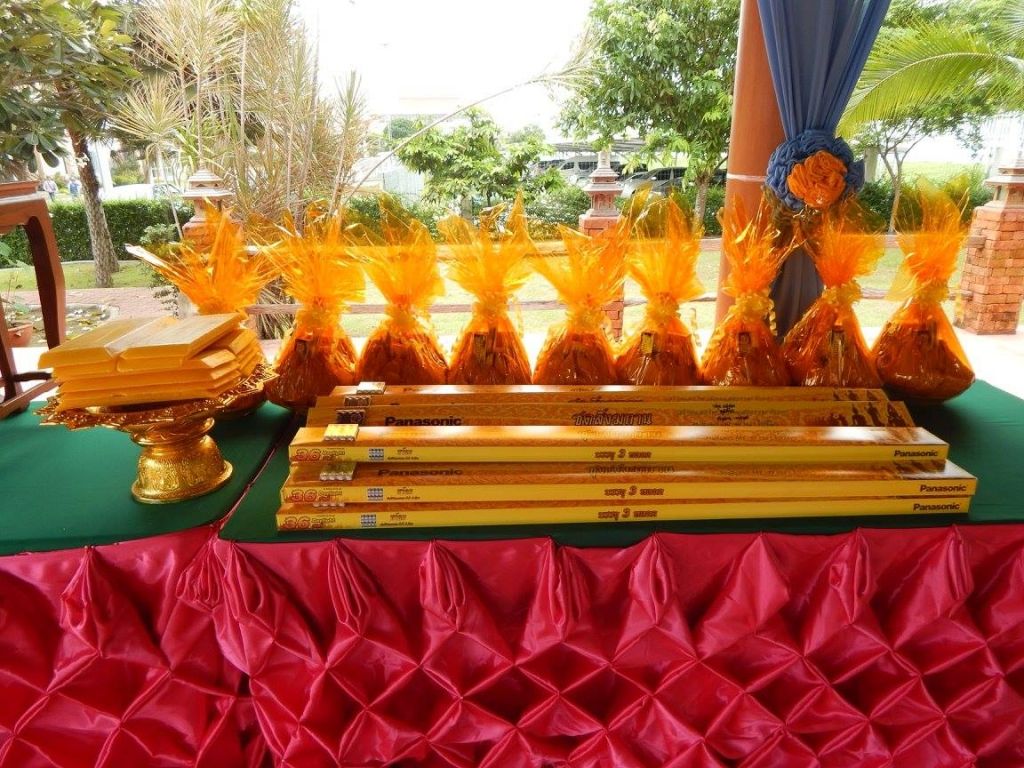 The Siam Industrial Wire › Mold the candles for offering to